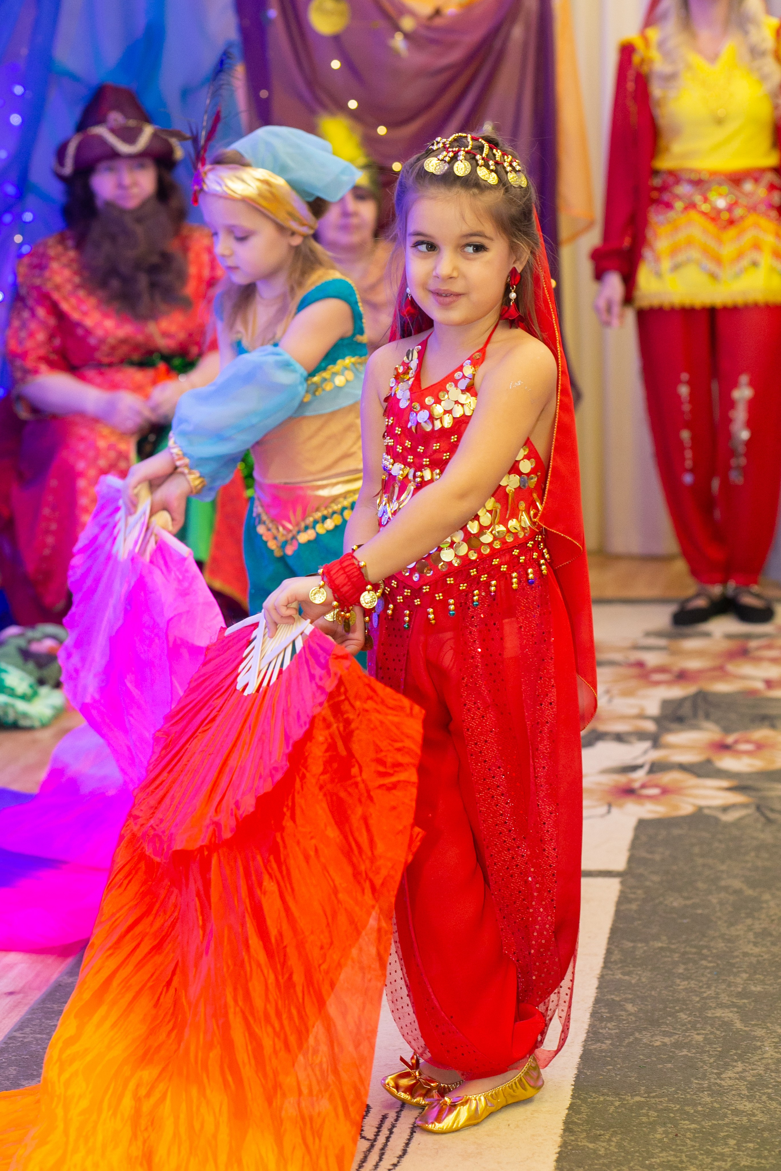 Выпускные и Утренники. Фотограф новорожденных и семейный фотограф НСО г. Бердск Марина Львова