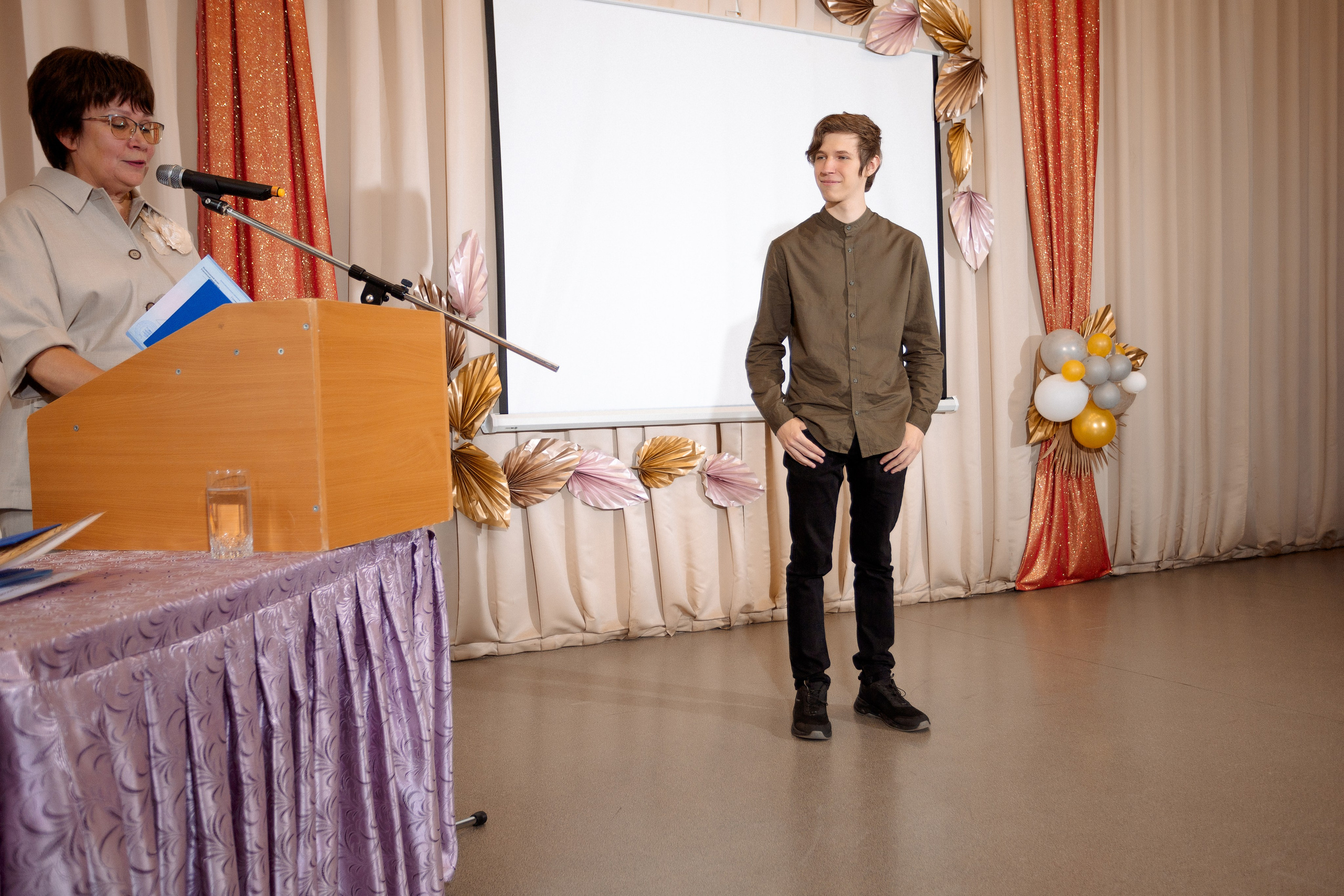 ВРУЧЕНИЕ АТТЕСТАТОВ: Пример. Все фото. Профессиональный фотограф в Ижевске Леша Петров