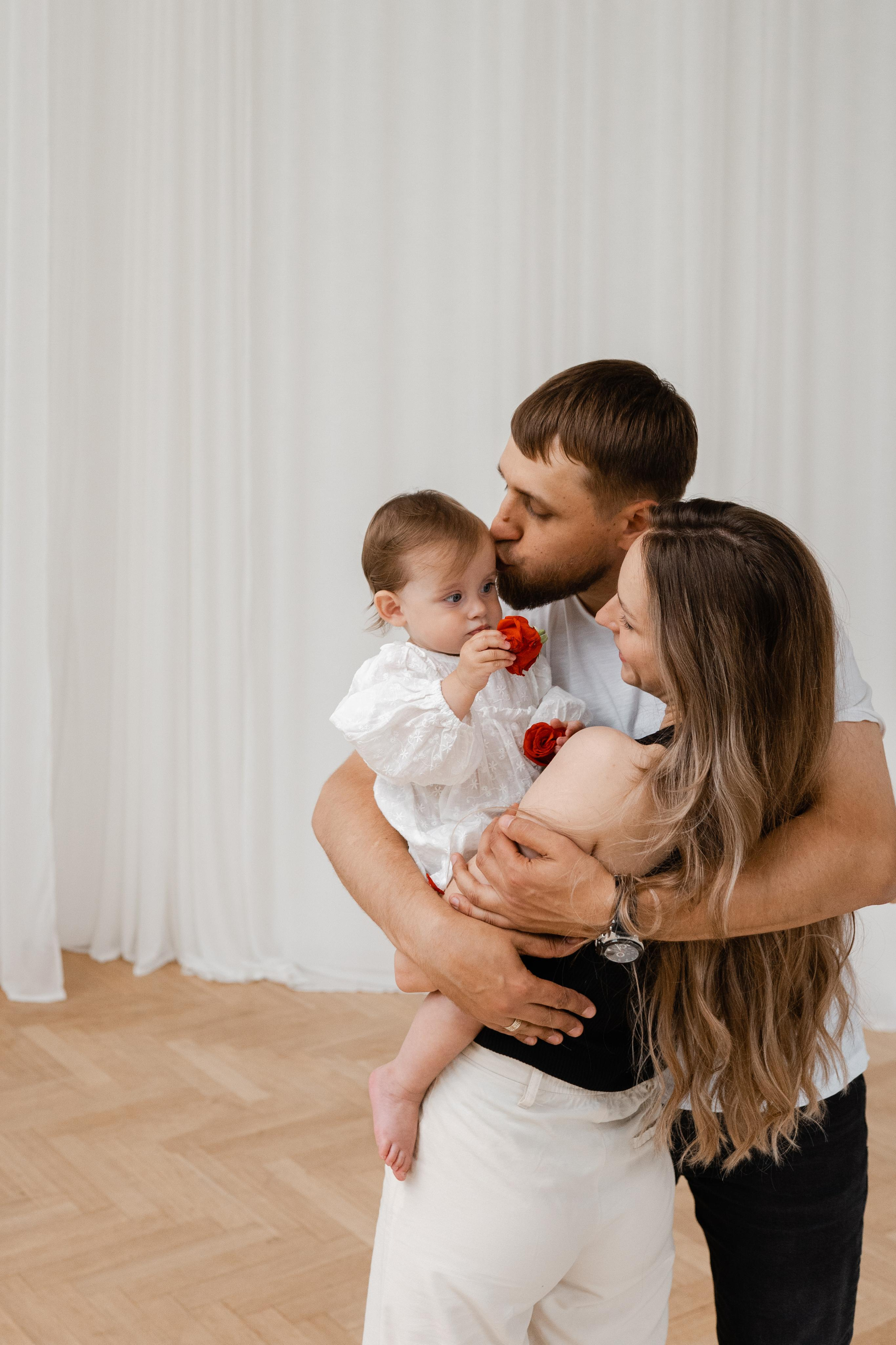 Семейная фотосессия в студии в Москве, семейный фотограф Анна Полушина. Свадебный фотограф в Москве Анна Полушина