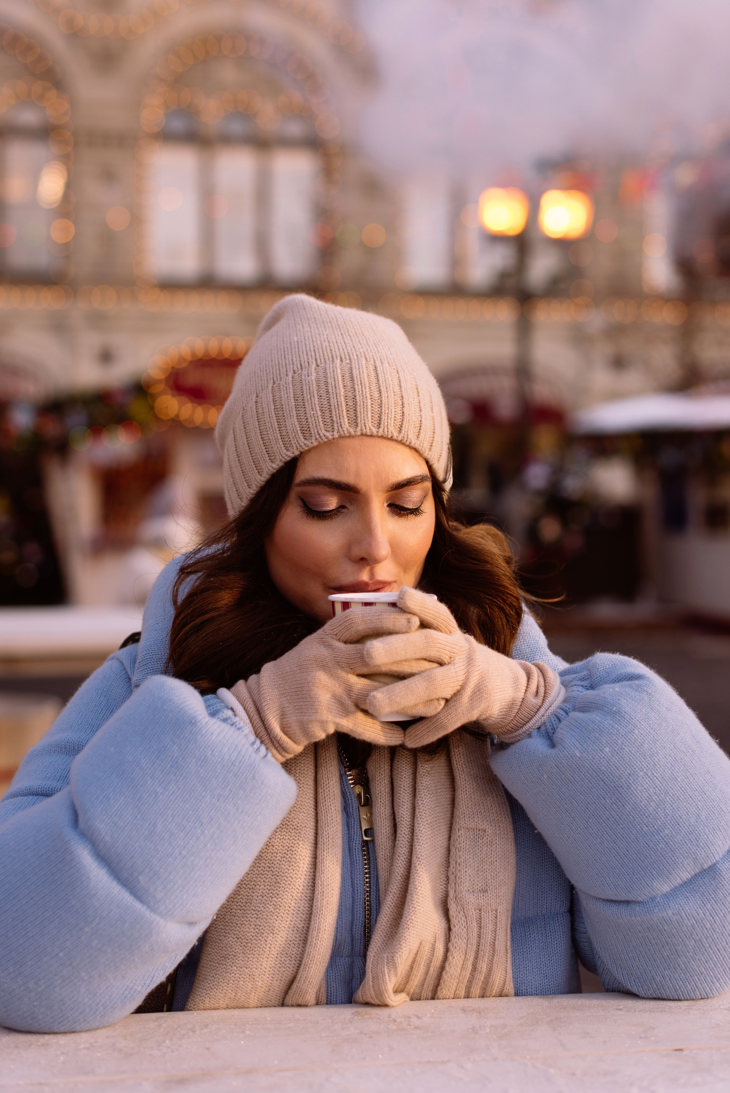 Алена на ярмарке у ГУМа. Свадебный фотограф в Москве Анна Полушина