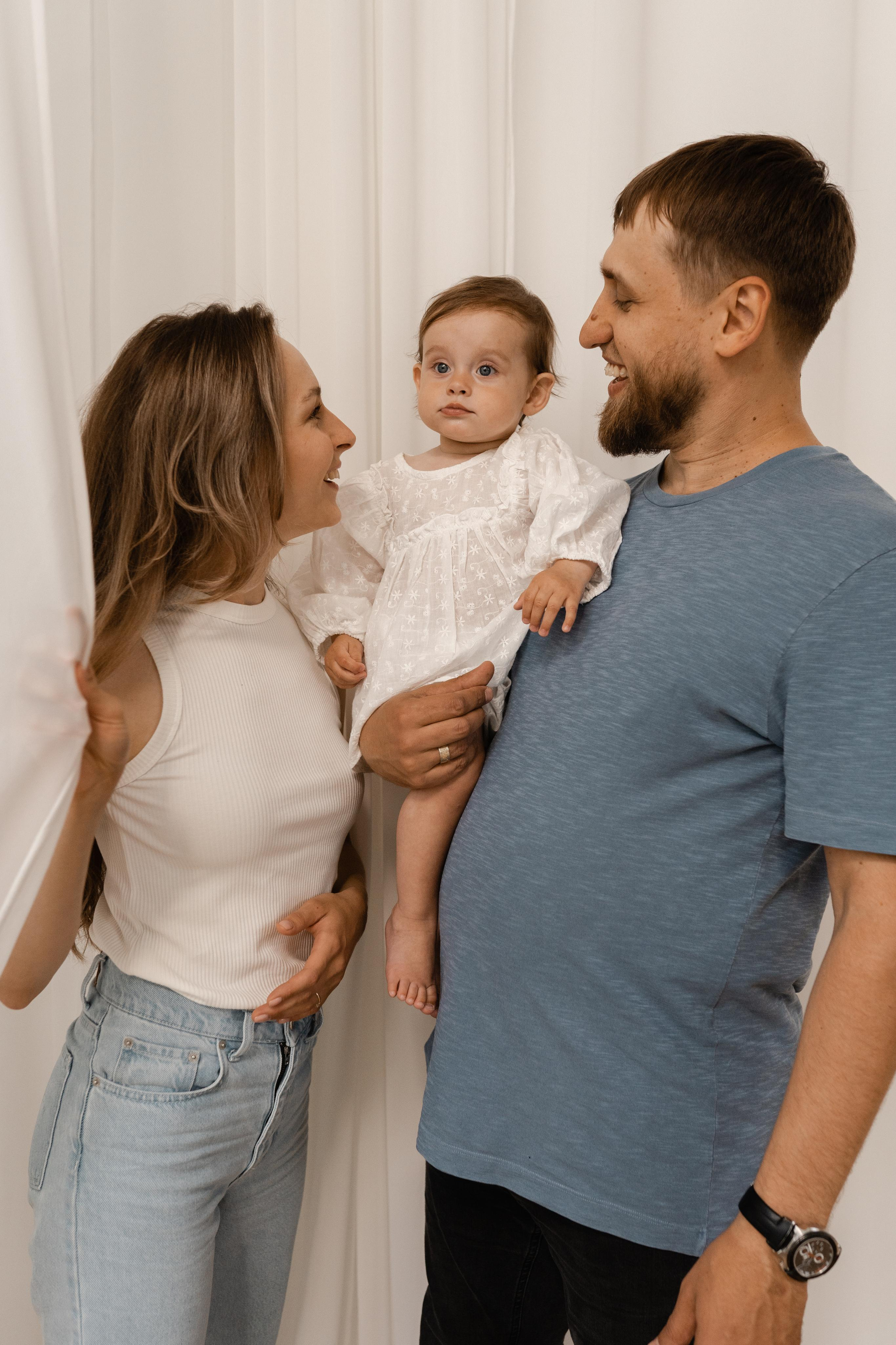 Семейная фотосессия в студии в Москве, семейный фотограф Анна Полушина. Свадебный фотограф в Москве Анна Полушина