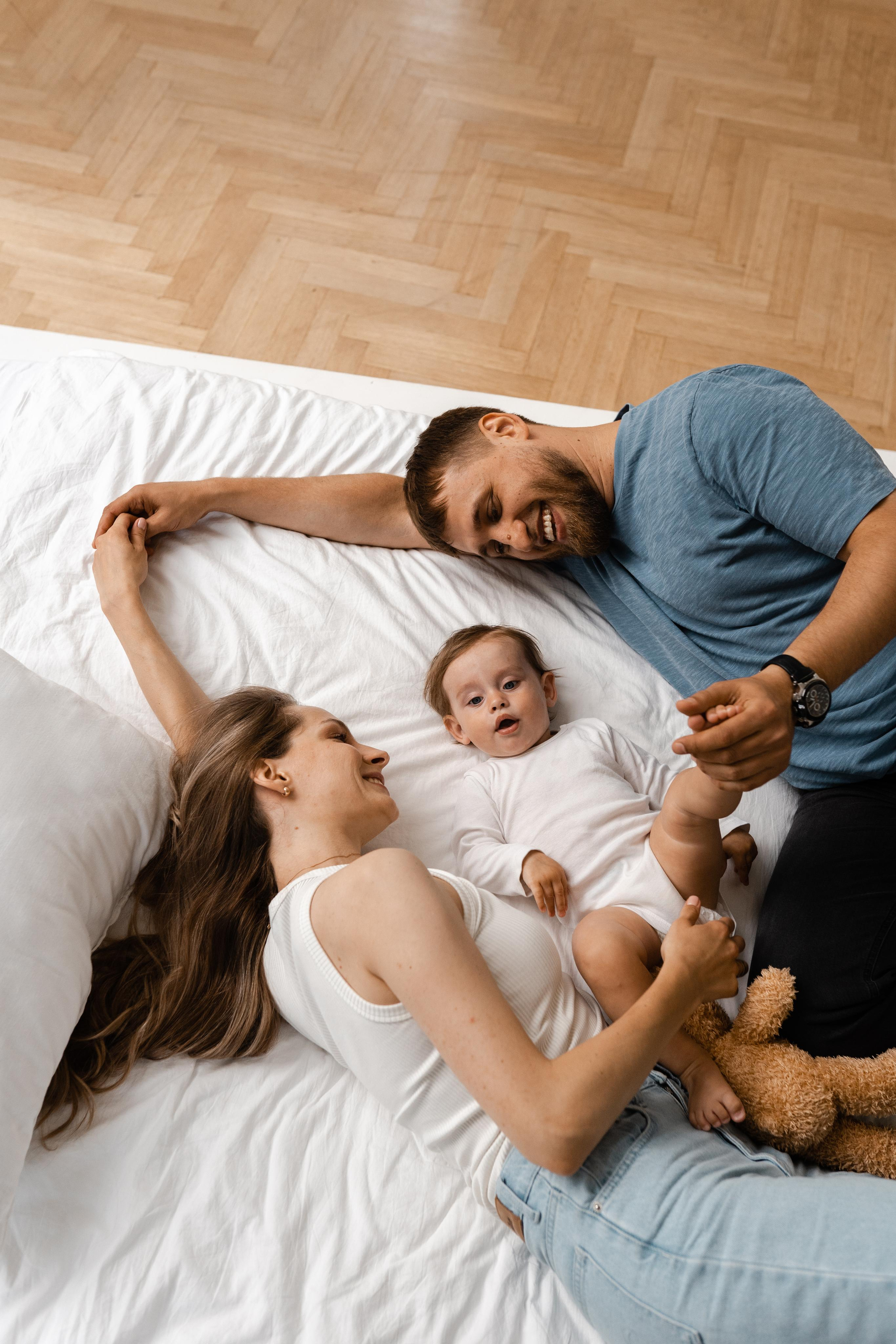 Семейная фотосессия в студии в Москве, семейный фотограф Анна Полушина. Свадебный фотограф в Москве Анна Полушина