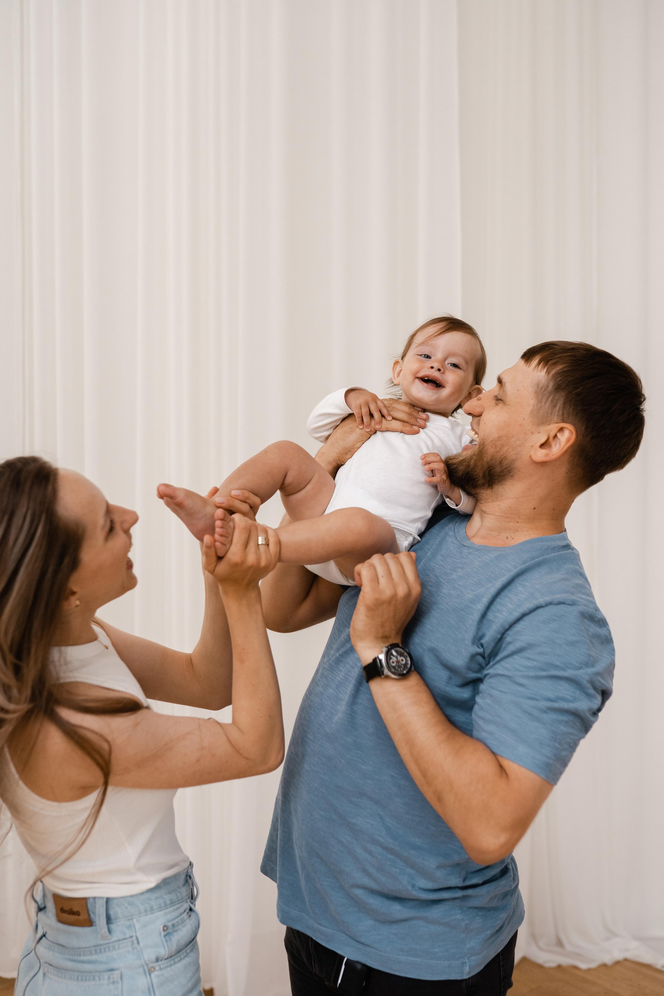 Семейная фотосессия в студии в Москве, семейный фотограф Анна Полушина. Свадебный фотограф в Москве Анна Полушина