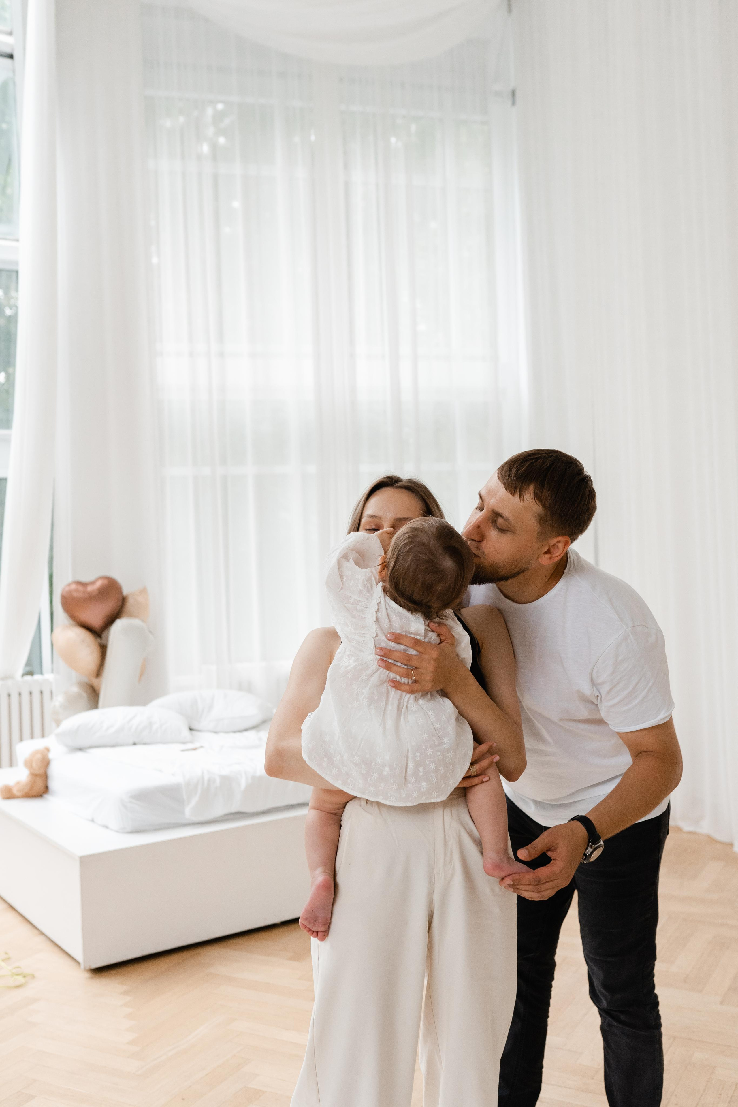 Семейная фотосессия в студии в Москве, семейный фотограф Анна Полушина. Свадебный фотограф в Москве Анна Полушина