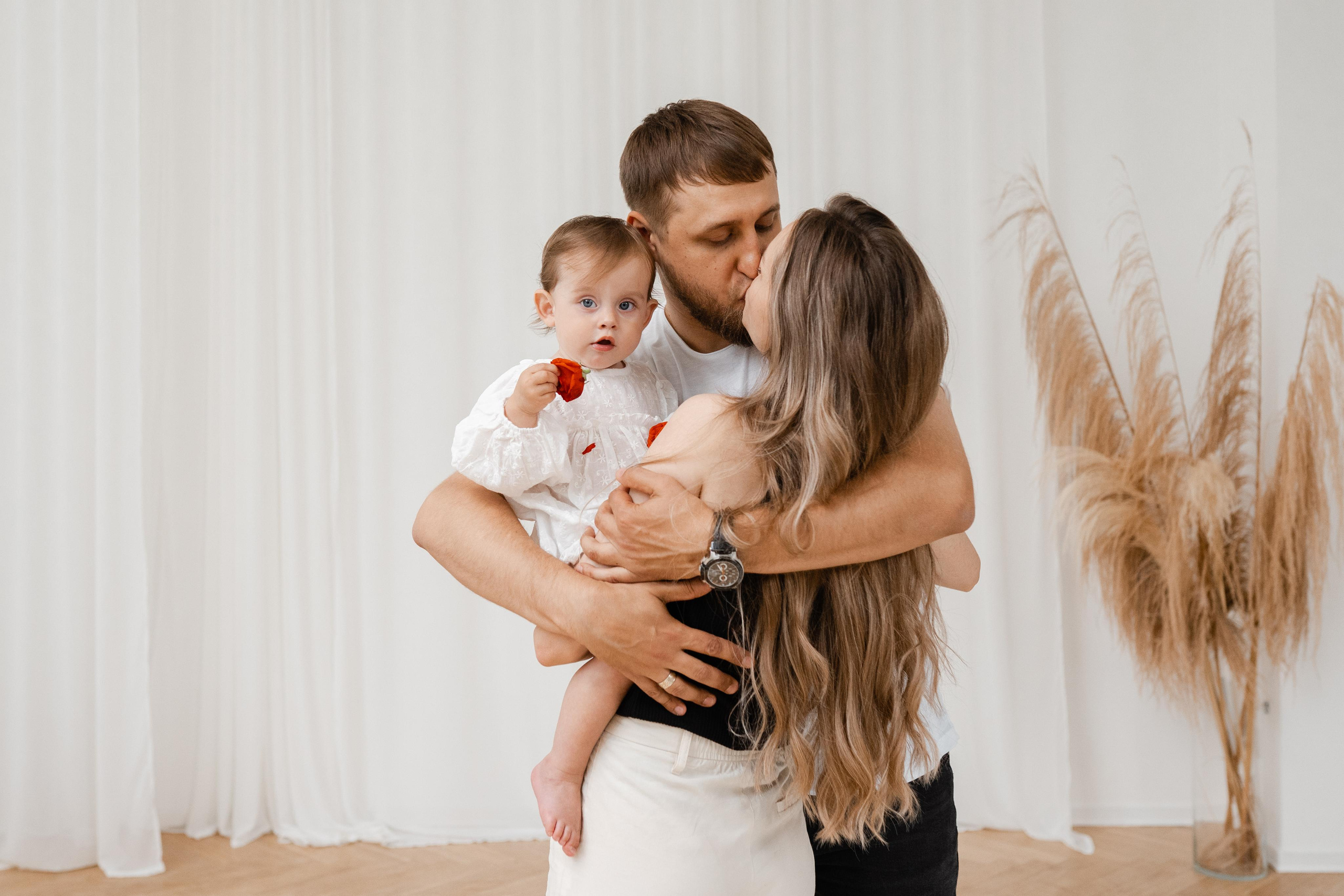 Семейная фотосессия в студии в Москве, семейный фотограф Анна Полушина. Свадебный фотограф в Москве Анна Полушина