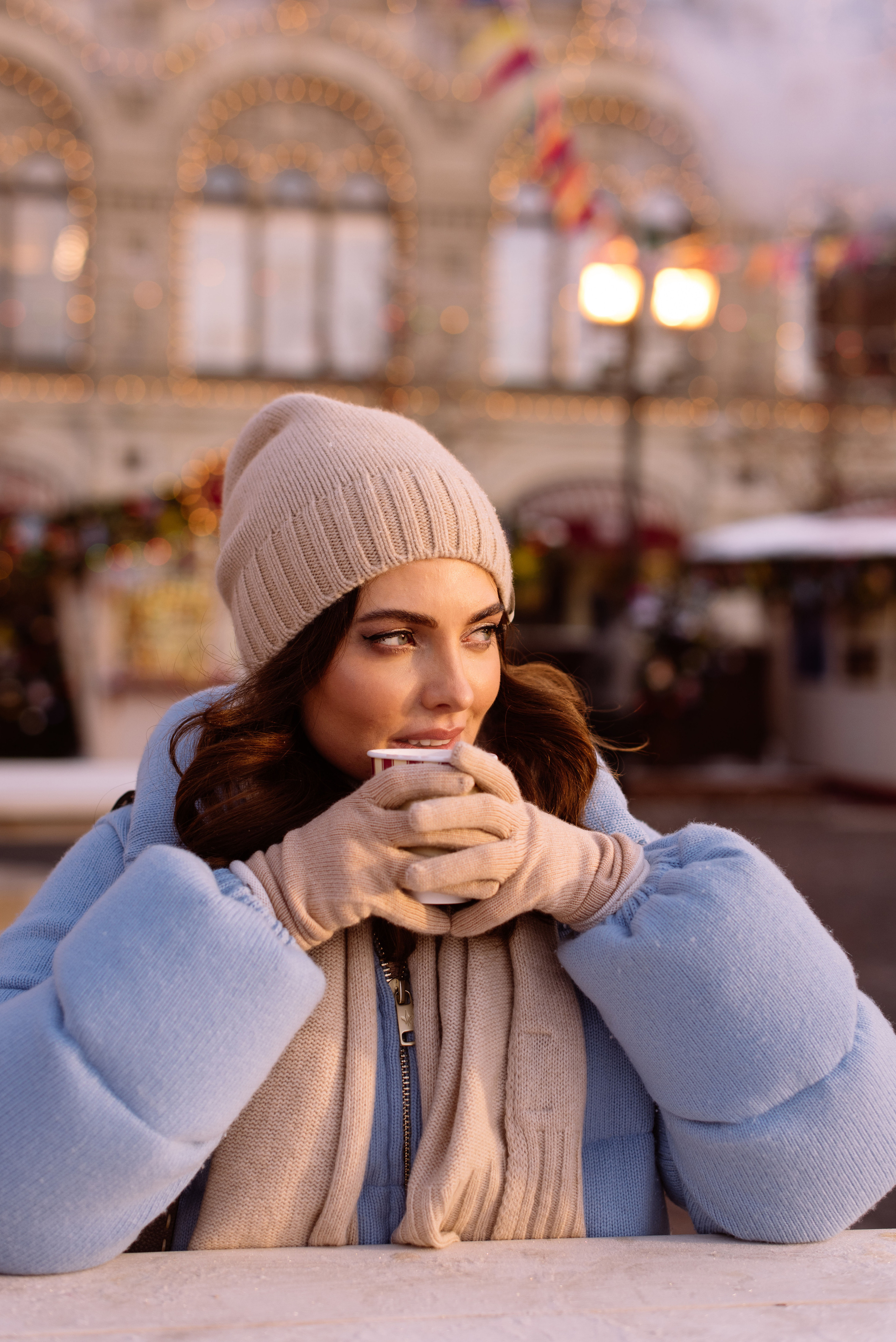 Алена на ярмарке у ГУМа. Свадебный фотограф в Москве Анна Полушина