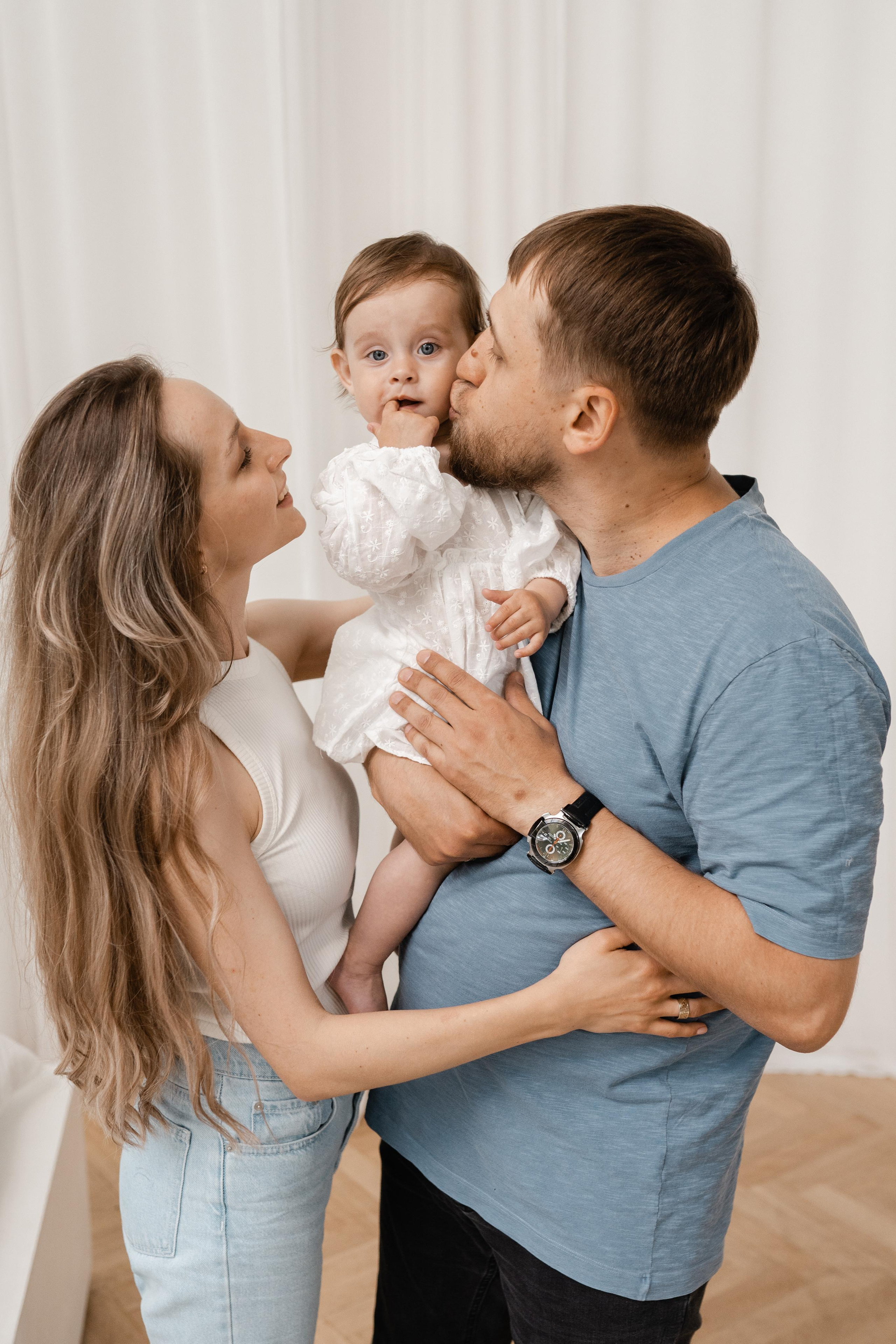 Семейная фотосессия в студии в Москве, семейный фотограф Анна Полушина. Свадебный фотограф в Москве Анна Полушина