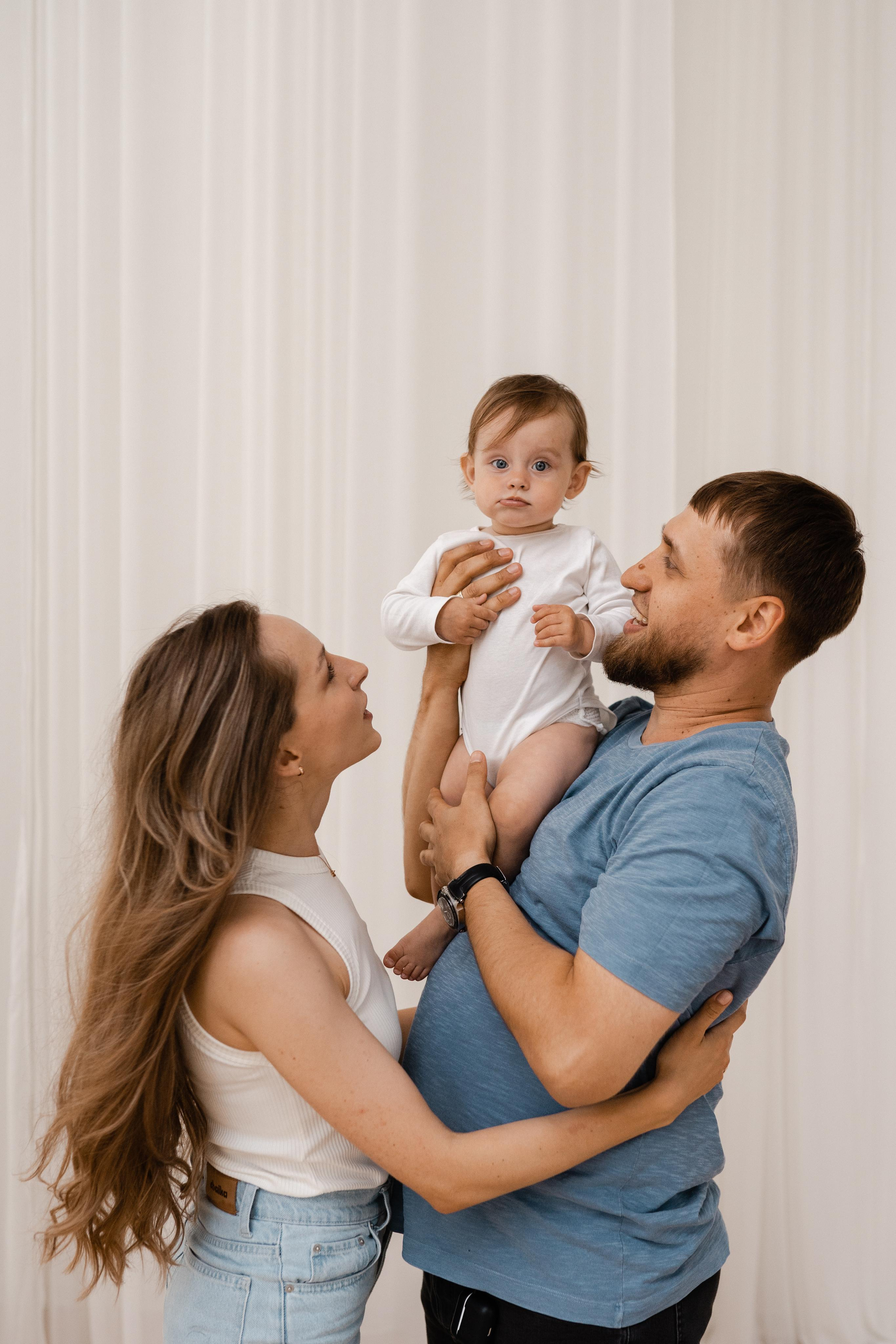 Семейная фотосессия в студии в Москве, семейный фотограф Анна Полушина. Свадебный фотограф в Москве Анна Полушина