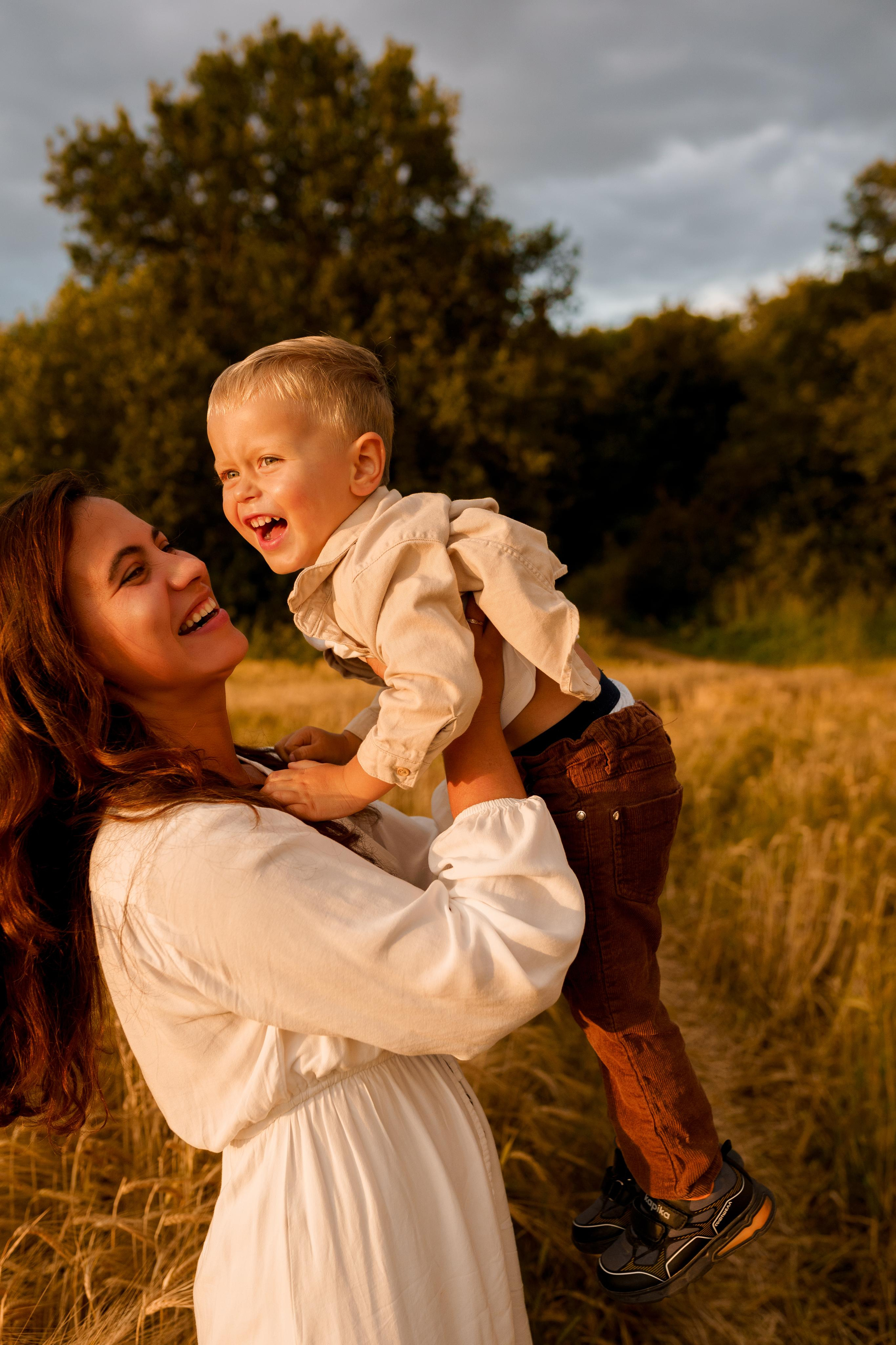 Семейная фотосессия в студии в Москве, семейный фотограф Анна Полушина. Свадебный фотограф в Москве Анна Полушина