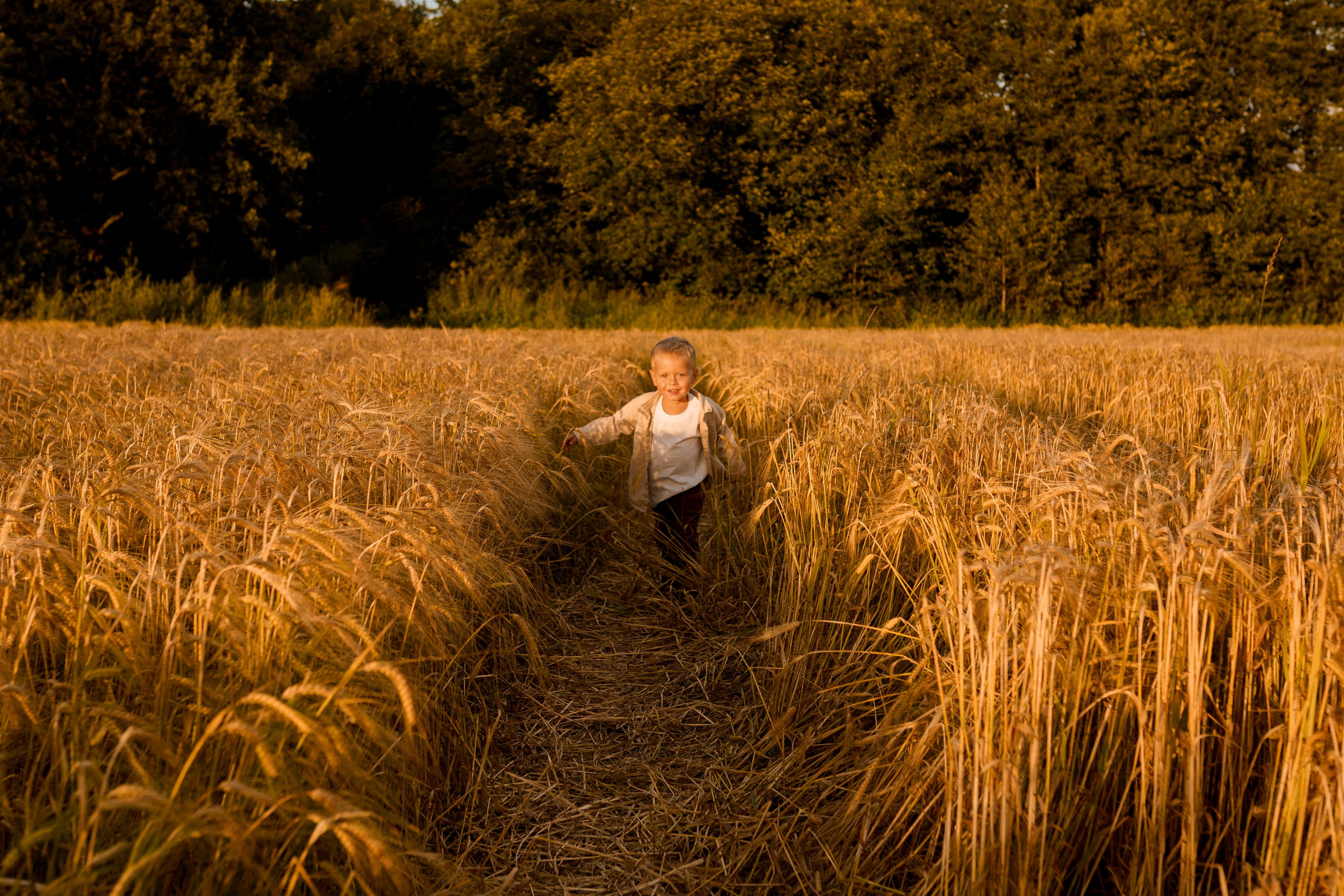 Семейная фотосессия в студии в Москве, семейный фотограф Анна Полушина. Свадебный фотограф в Москве Анна Полушина