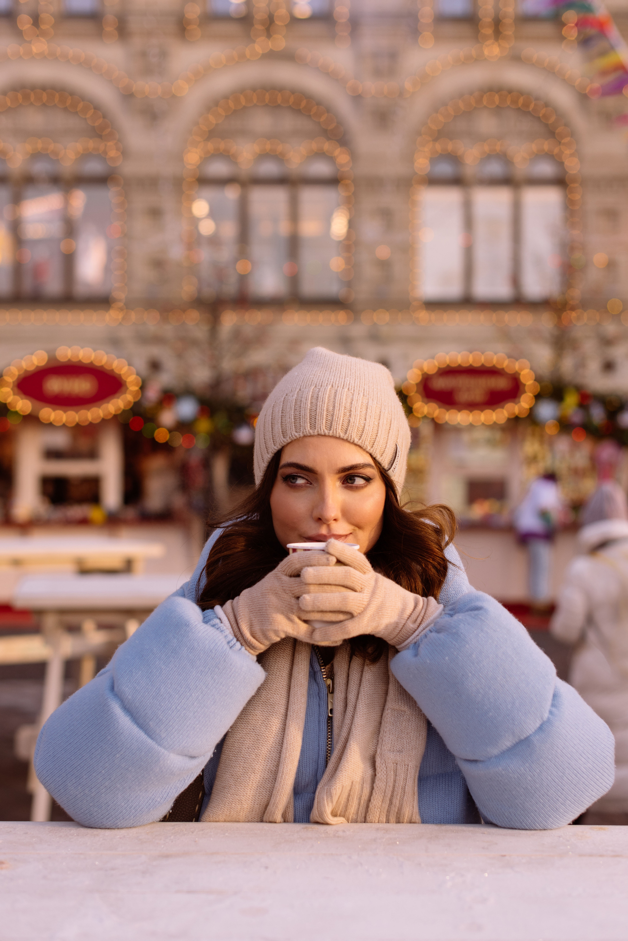 Алена на ярмарке у ГУМа. Свадебный фотограф в Москве Анна Полушина