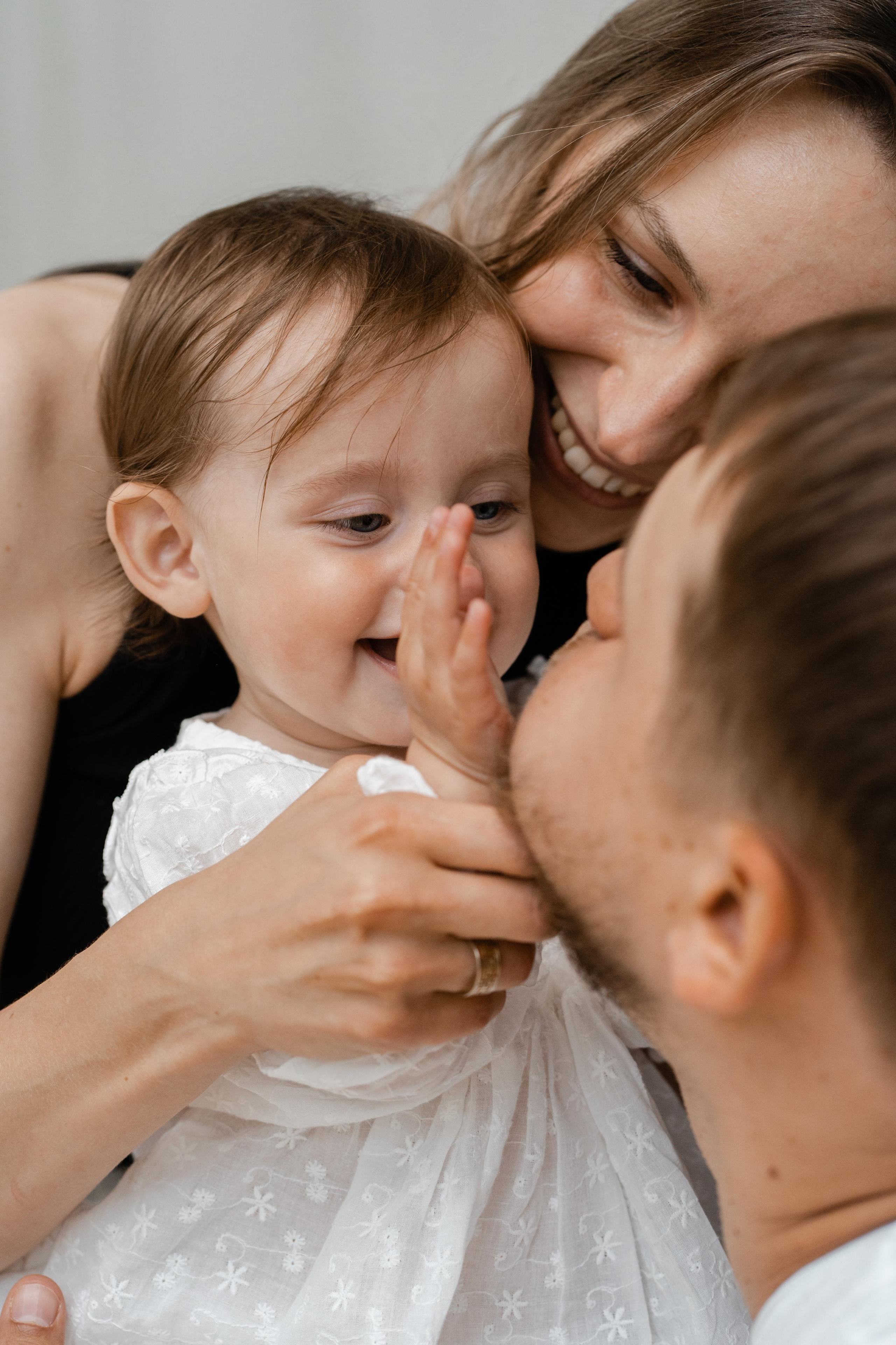 Семейная фотосессия в студии в Москве, семейный фотограф Анна Полушина. Свадебный фотограф в Москве Анна Полушина