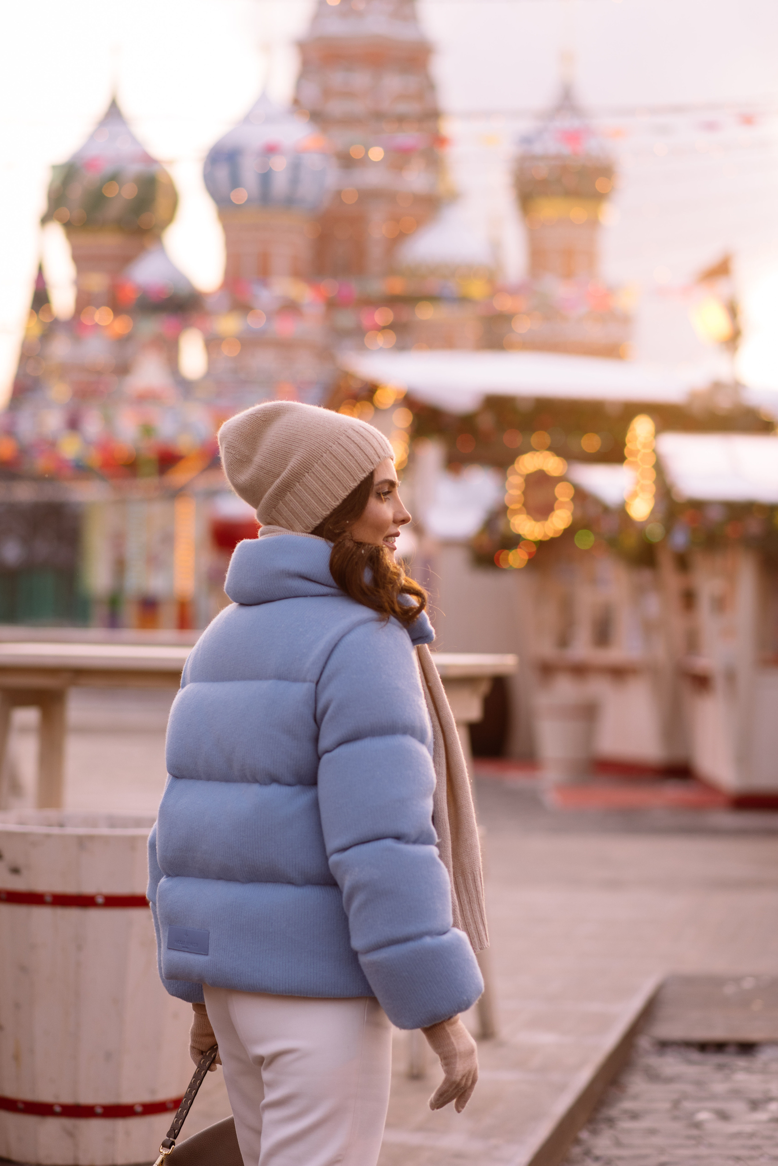 Алена на ярмарке у ГУМа. Свадебный фотограф в Москве Анна Полушина