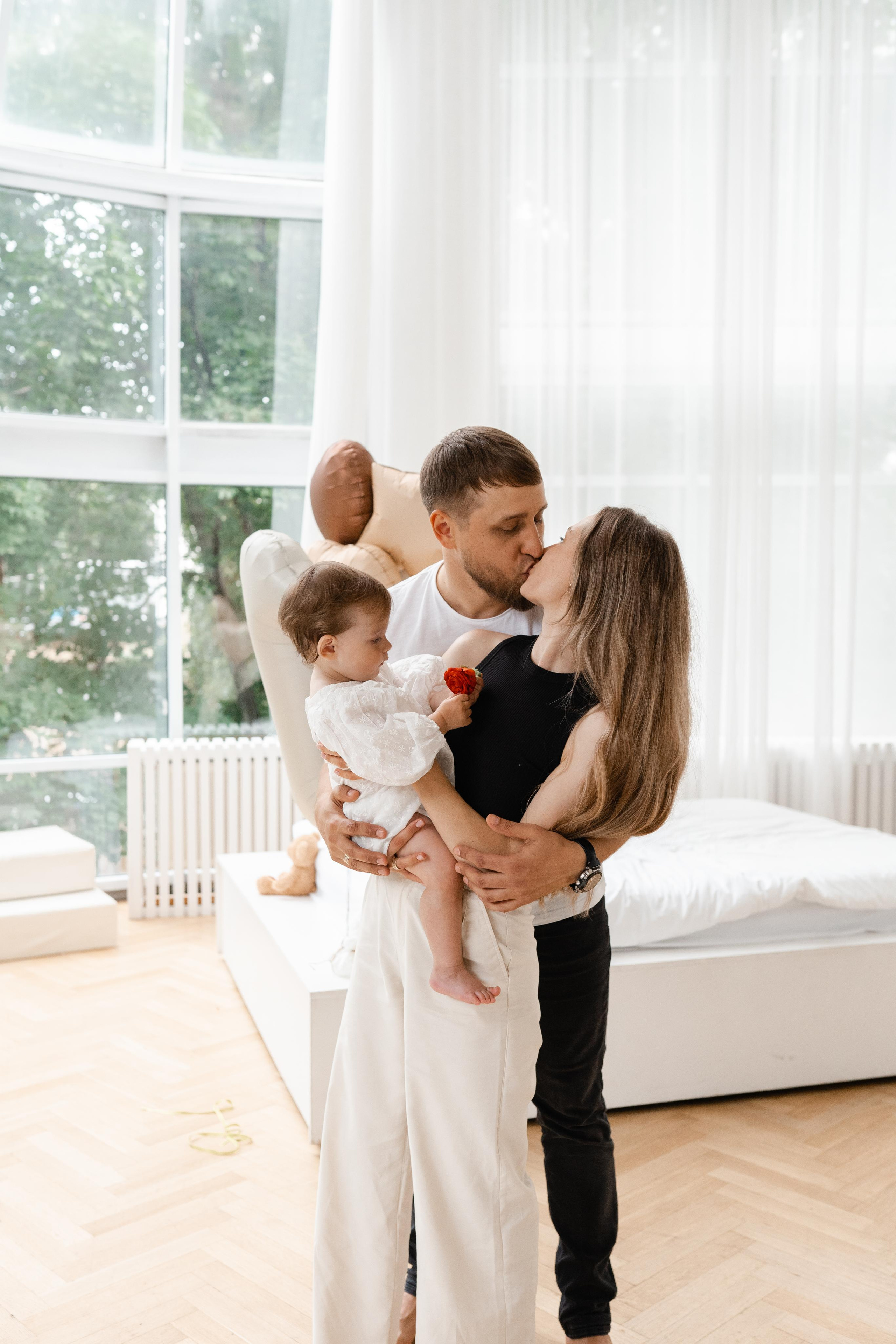 Семейная фотосессия в студии в Москве, семейный фотограф Анна Полушина. Свадебный фотограф в Москве Анна Полушина