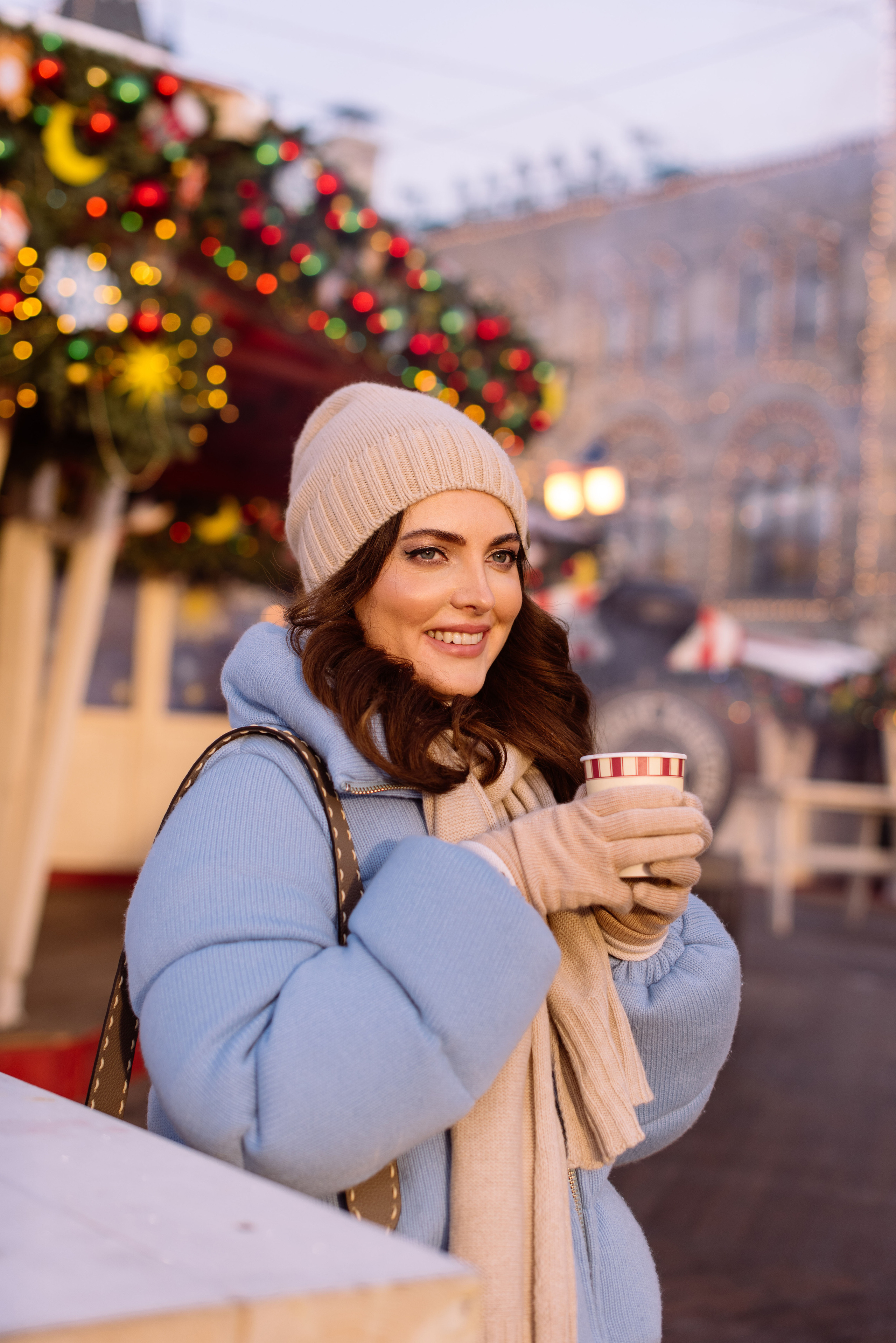 Алена на ярмарке у ГУМа. Свадебный фотограф в Москве Анна Полушина