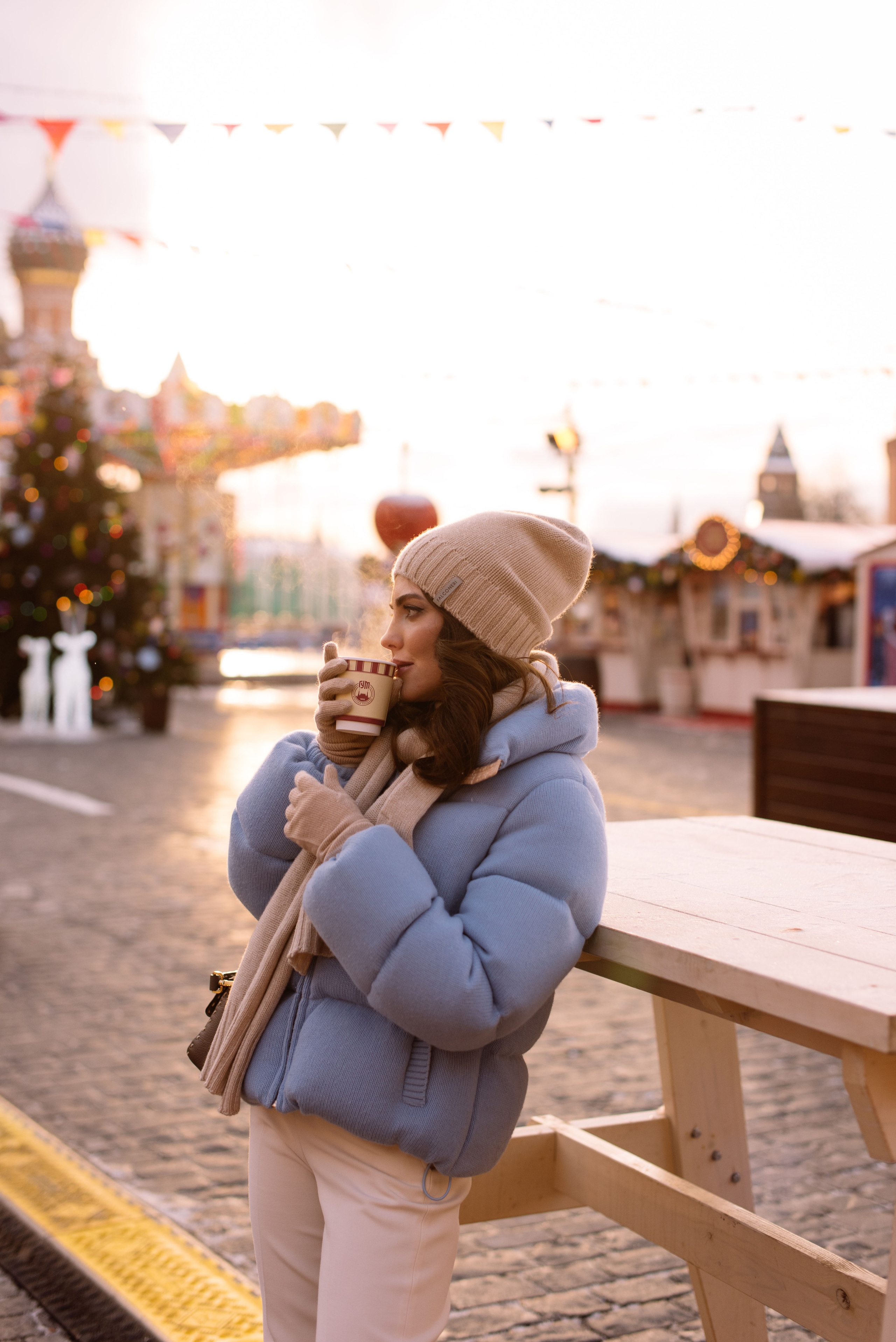 Алена на ярмарке у ГУМа. Свадебный фотограф в Москве Анна Полушина