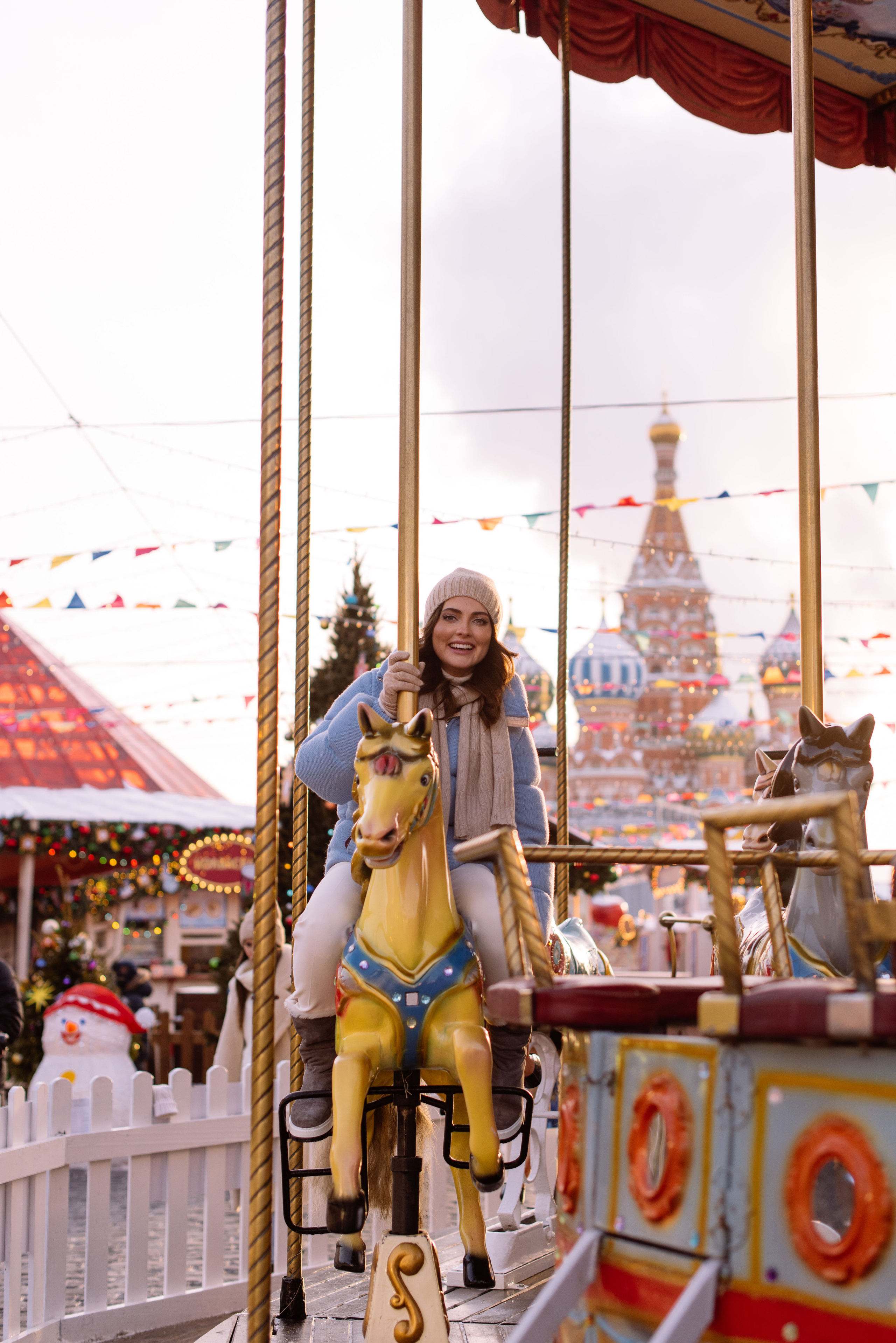 Алена на ярмарке у ГУМа. Свадебный фотограф в Москве Анна Полушина