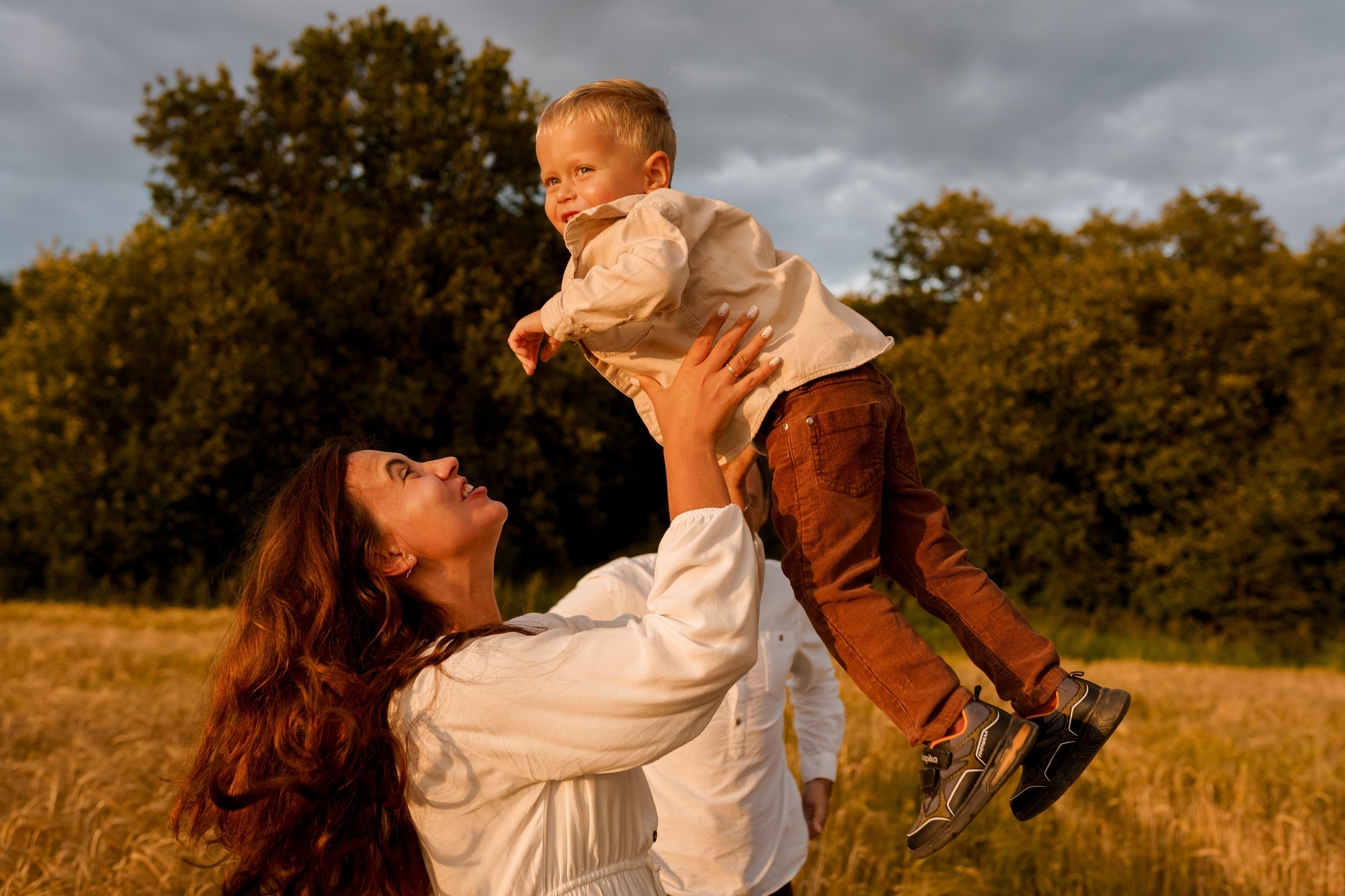 Семейная фотосессия в студии в Москве, семейный фотограф Анна Полушина. Свадебный фотограф в Москве Анна Полушина