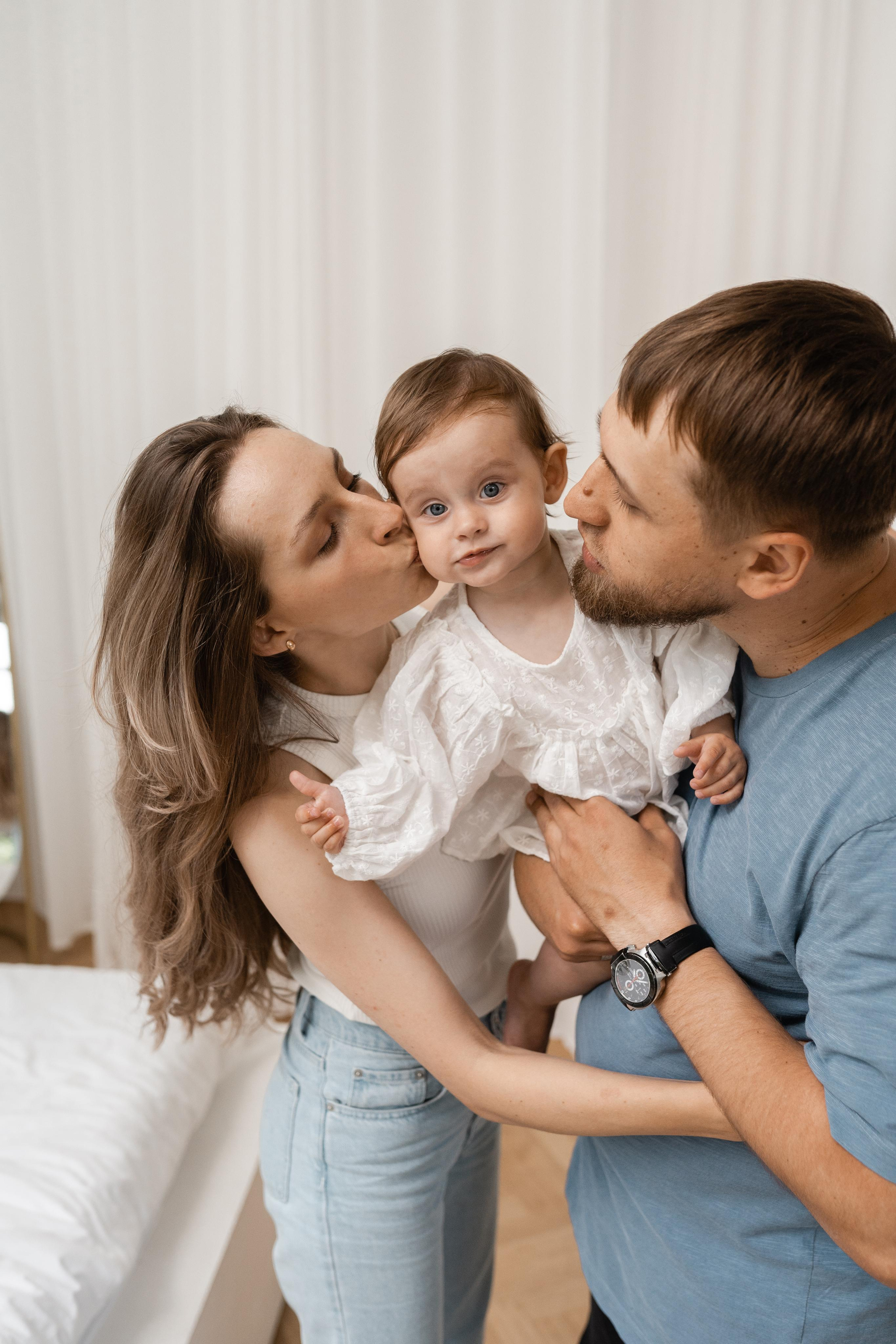 Семейная фотосессия в студии в Москве, семейный фотограф Анна Полушина. Свадебный фотограф в Москве Анна Полушина