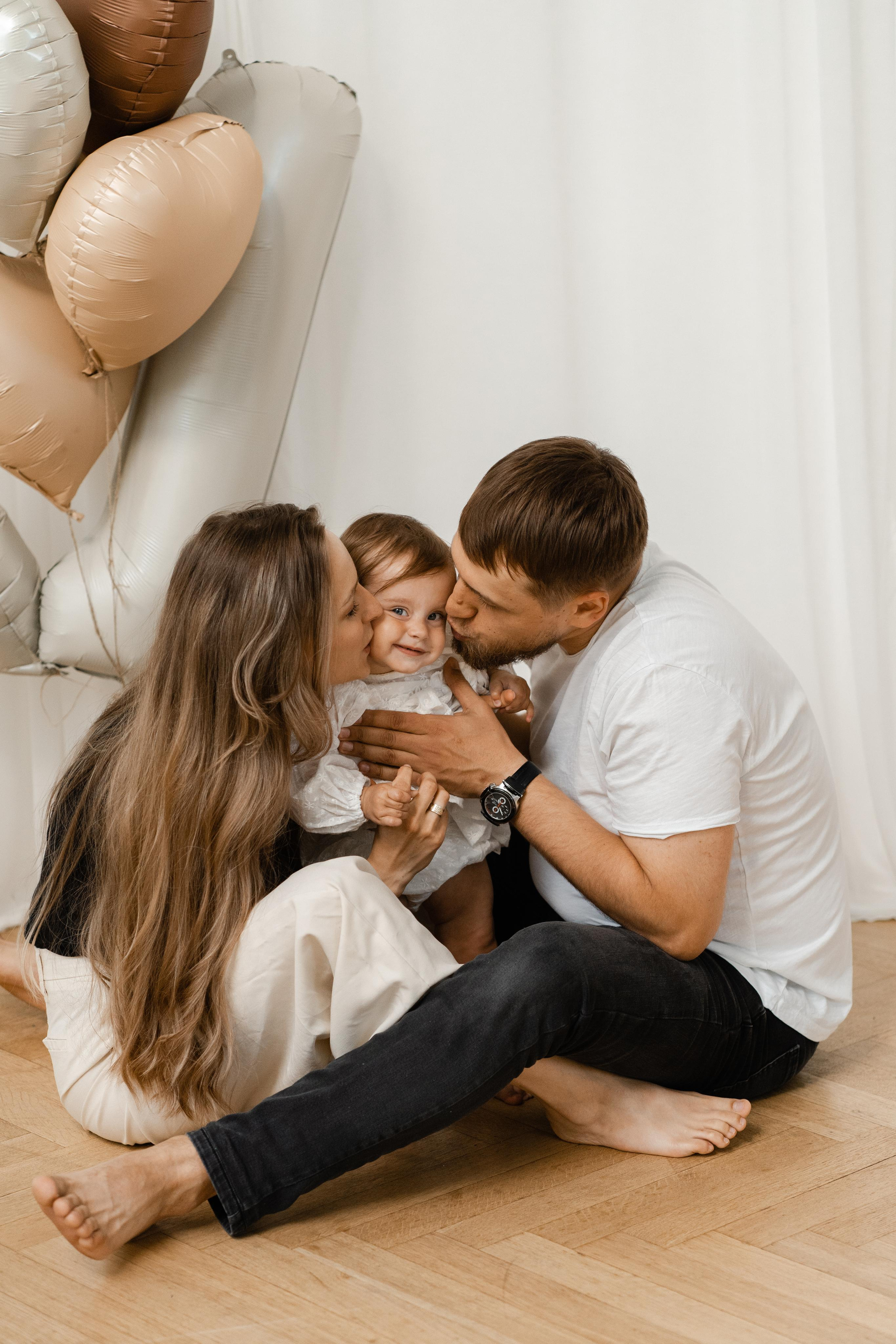 Семейная фотосессия в студии в Москве, семейный фотограф Анна Полушина. Свадебный фотограф в Москве Анна Полушина