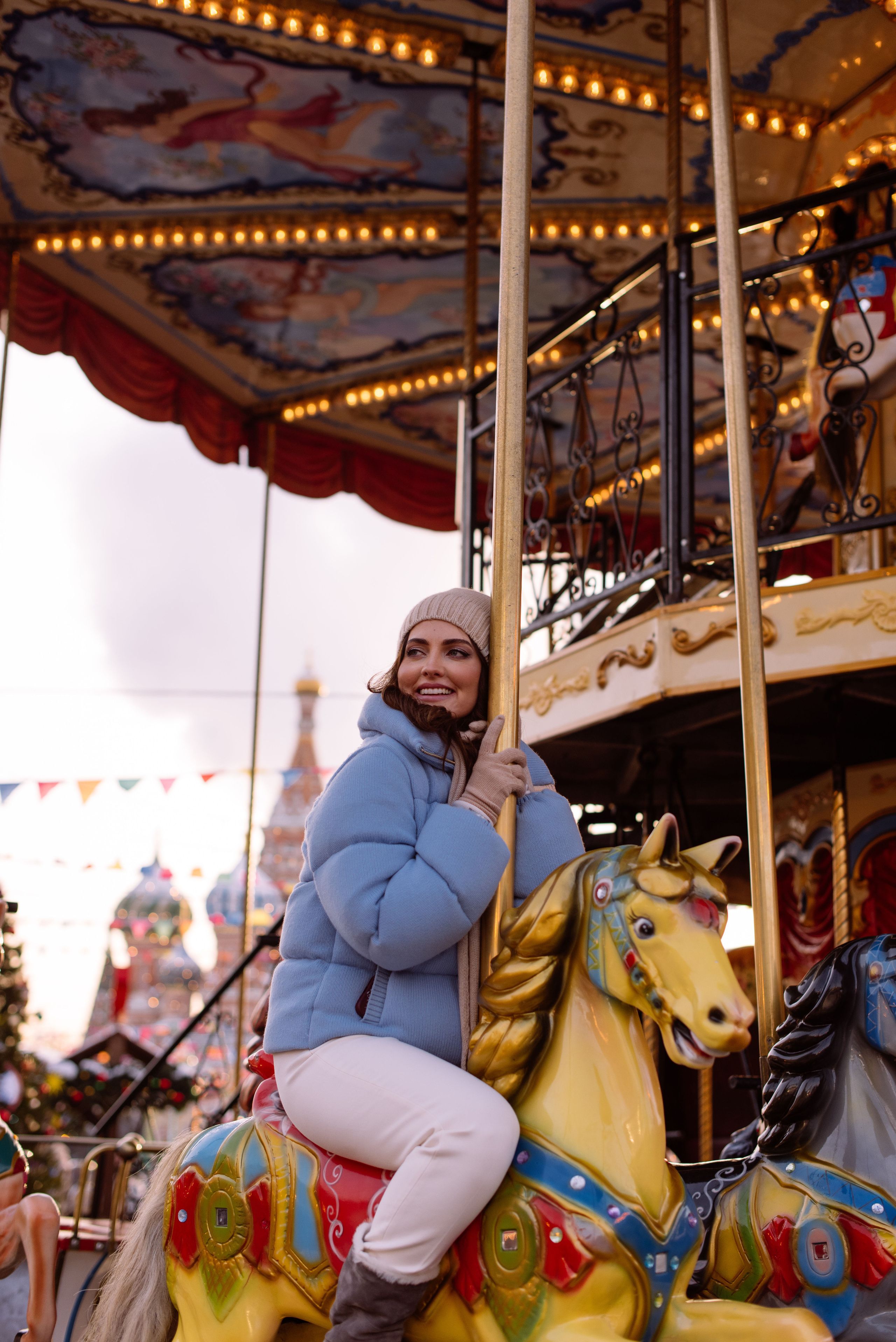 Алена на ярмарке у ГУМа. Свадебный фотограф в Москве Анна Полушина