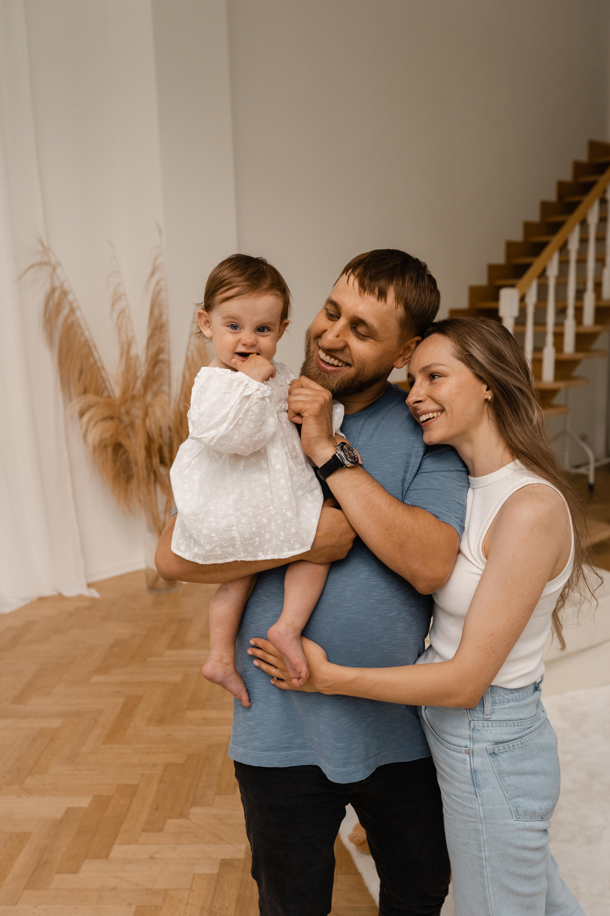 Семейная фотосессия в студии в Москве, семейный фотограф Анна Полушина. Свадебный фотограф в Москве Анна Полушина