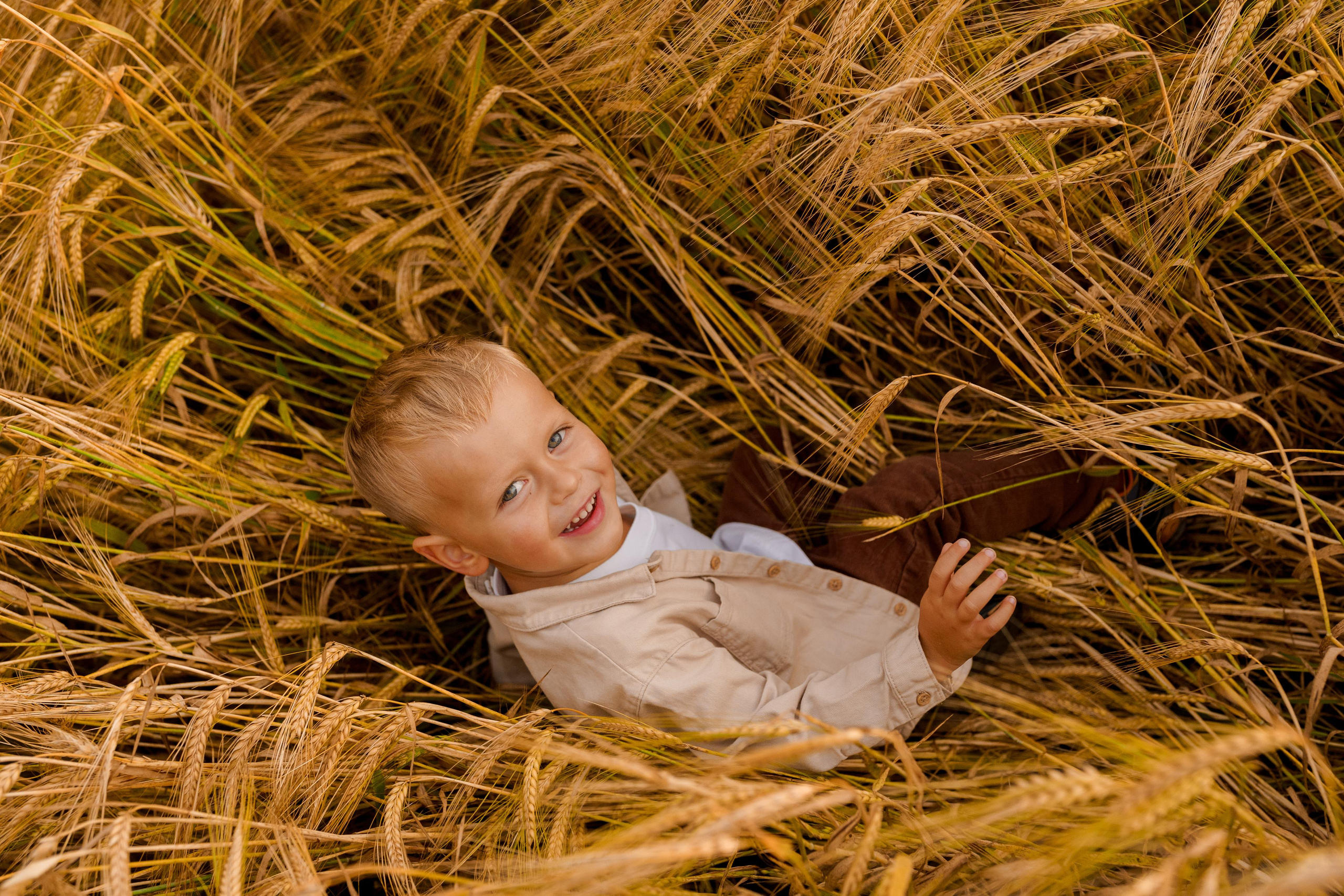 Семейная фотосессия в студии в Москве, семейный фотограф Анна Полушина. Свадебный фотограф в Москве Анна Полушина
