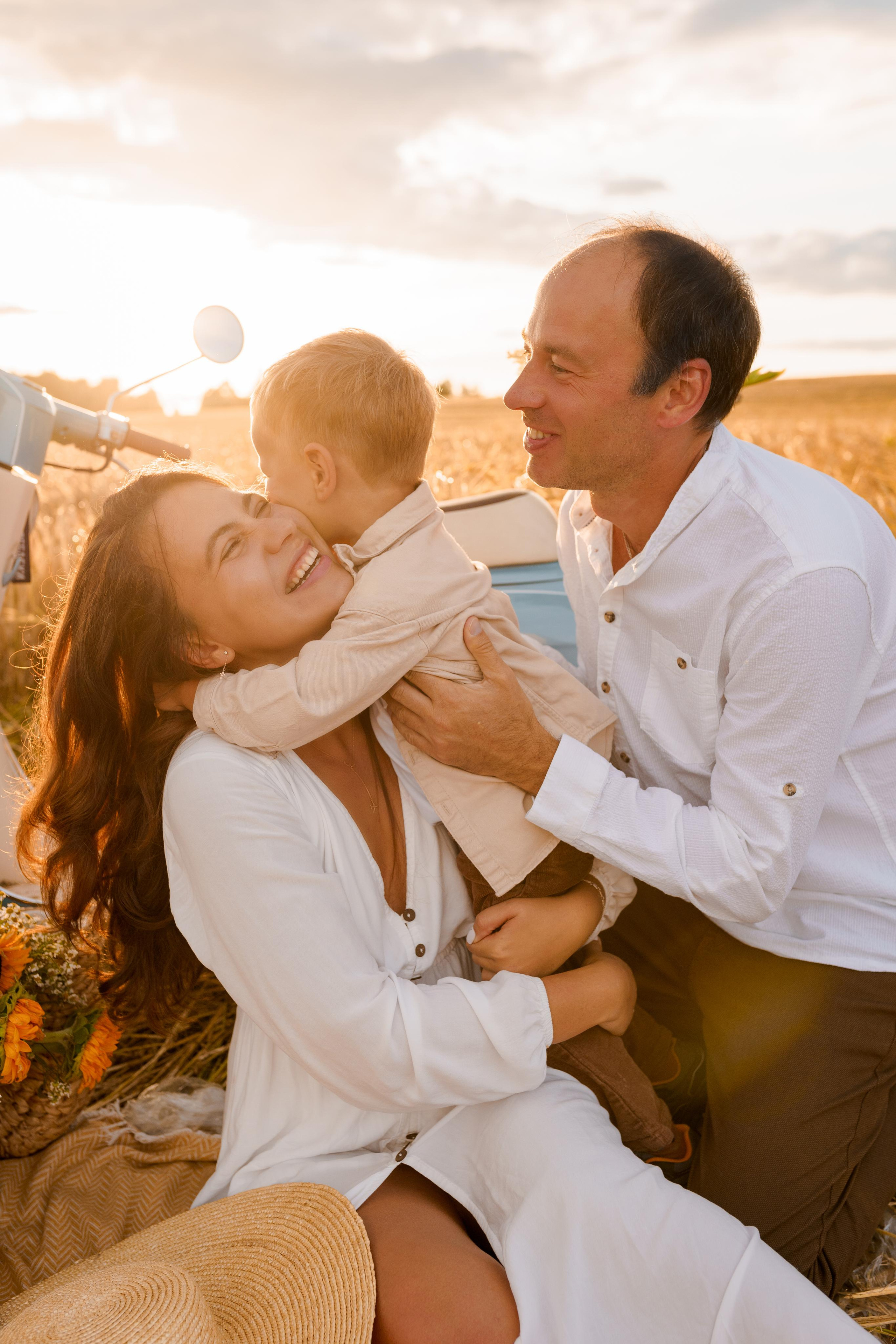 Семейная фотосессия в студии в Москве, семейный фотограф Анна Полушина. Свадебный фотограф в Москве Анна Полушина