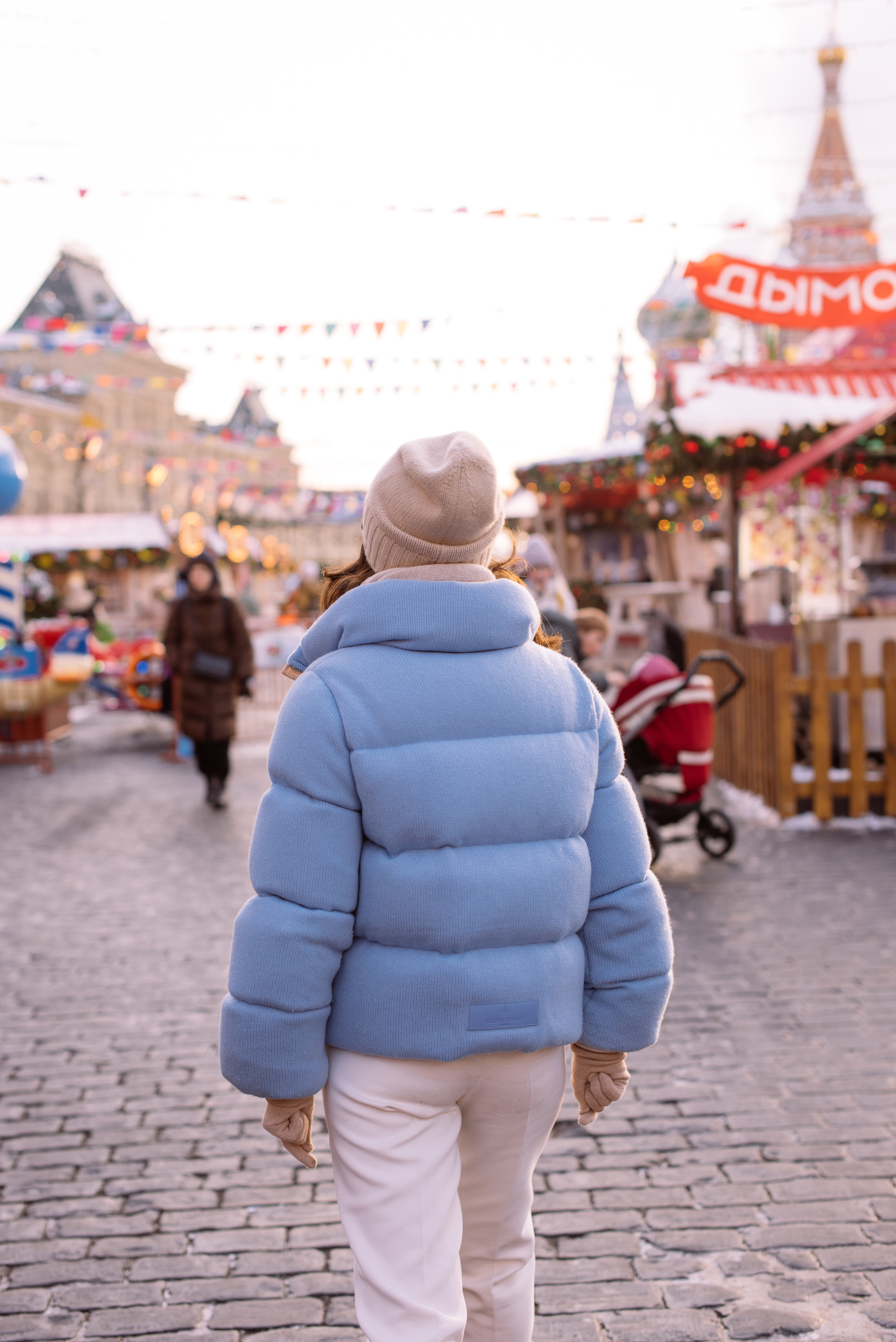 Алена на ярмарке у ГУМа. Свадебный фотограф в Москве Анна Полушина