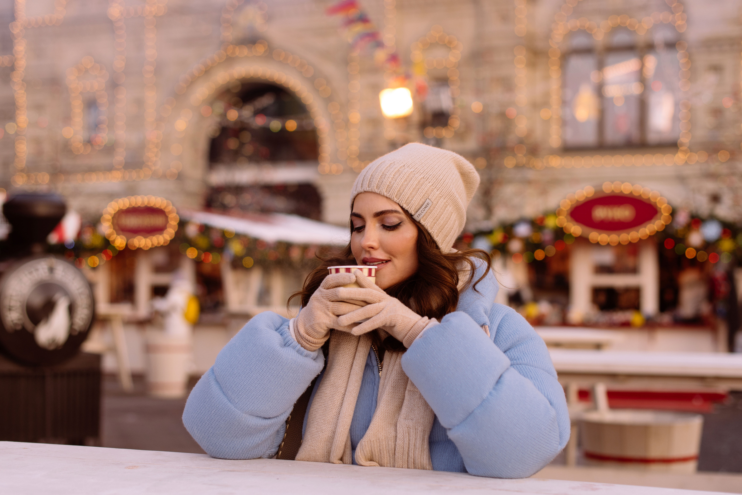 Алена на ярмарке у ГУМа. Свадебный фотограф в Москве Анна Полушина