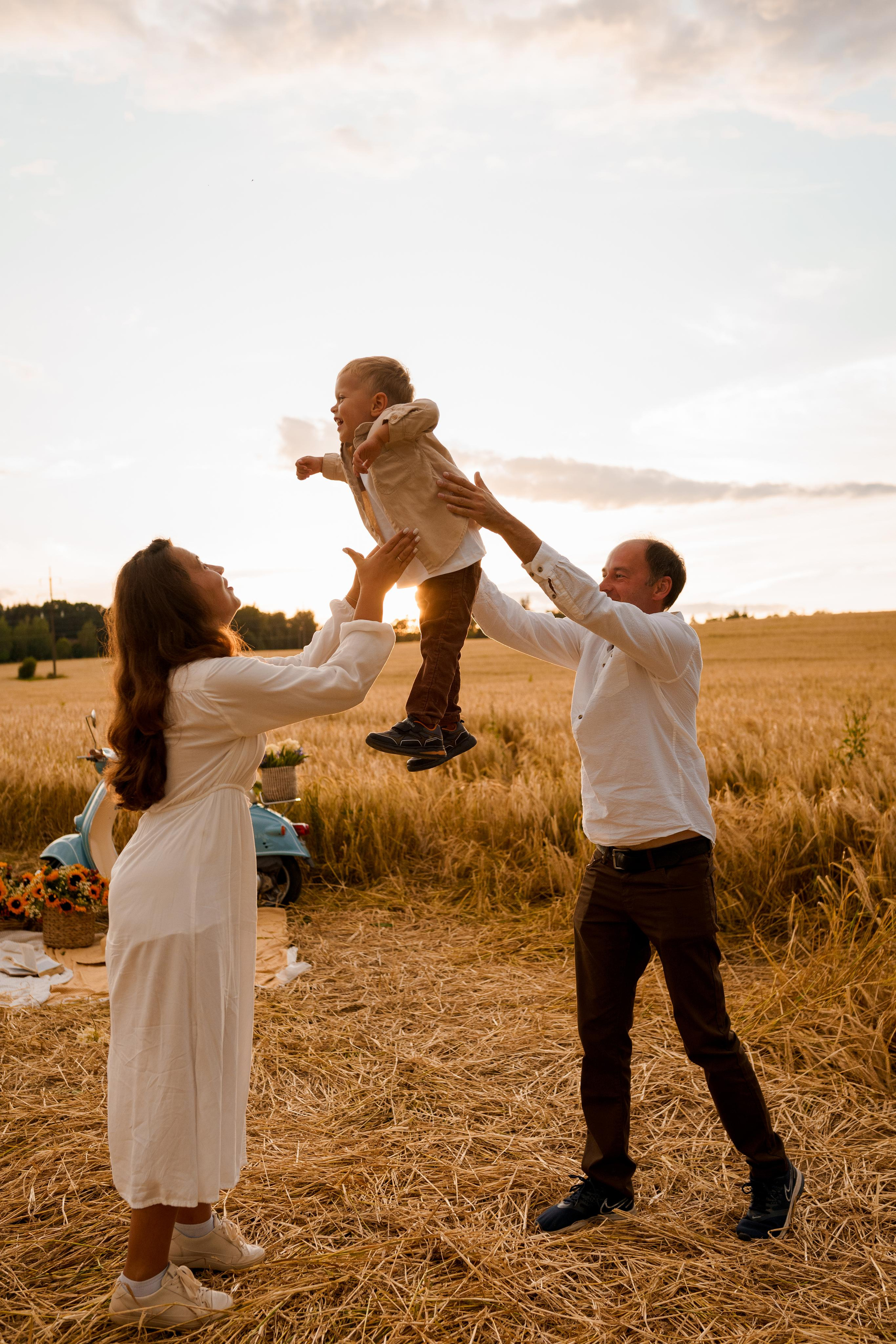 Семейная фотосессия в студии в Москве, семейный фотограф Анна Полушина. Свадебный фотограф в Москве Анна Полушина