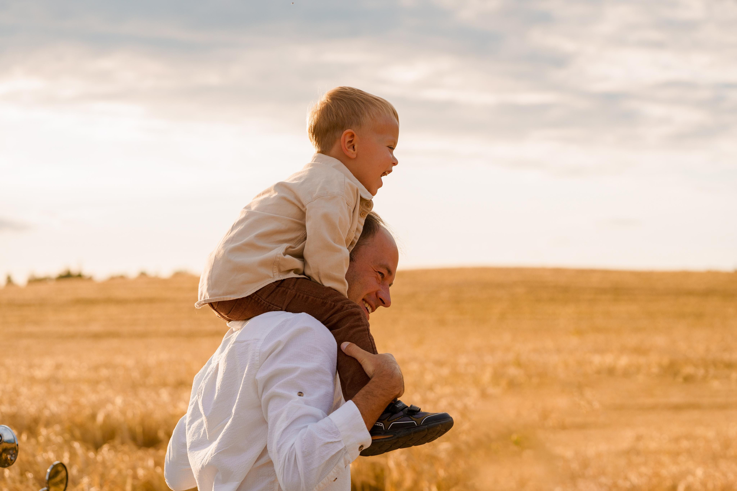 Семейная фотосессия в студии в Москве, семейный фотограф Анна Полушина. Свадебный фотограф в Москве Анна Полушина