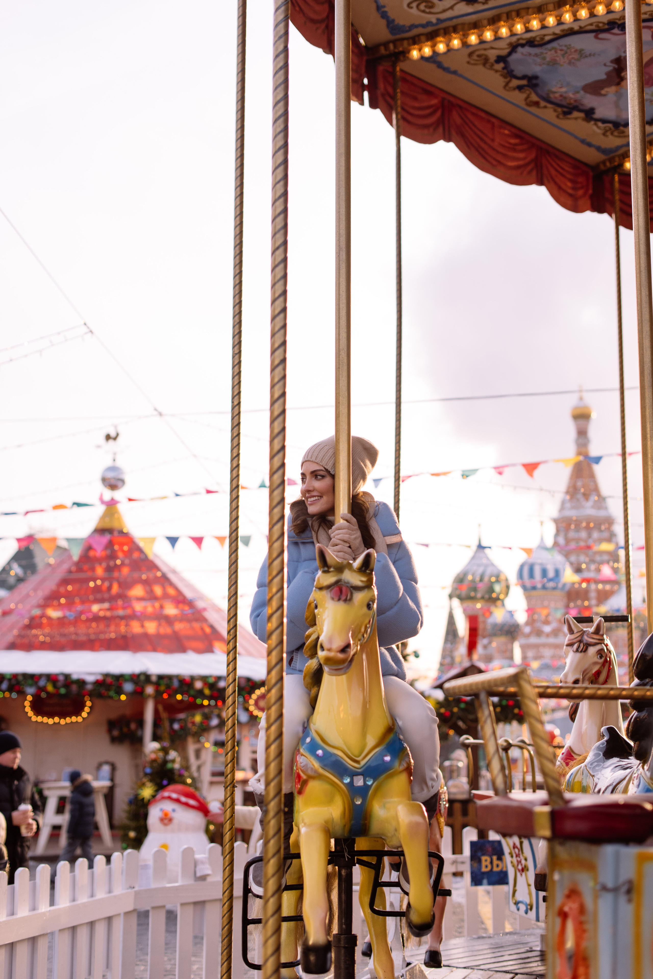 Алена на ярмарке у ГУМа. Свадебный фотограф в Москве Анна Полушина