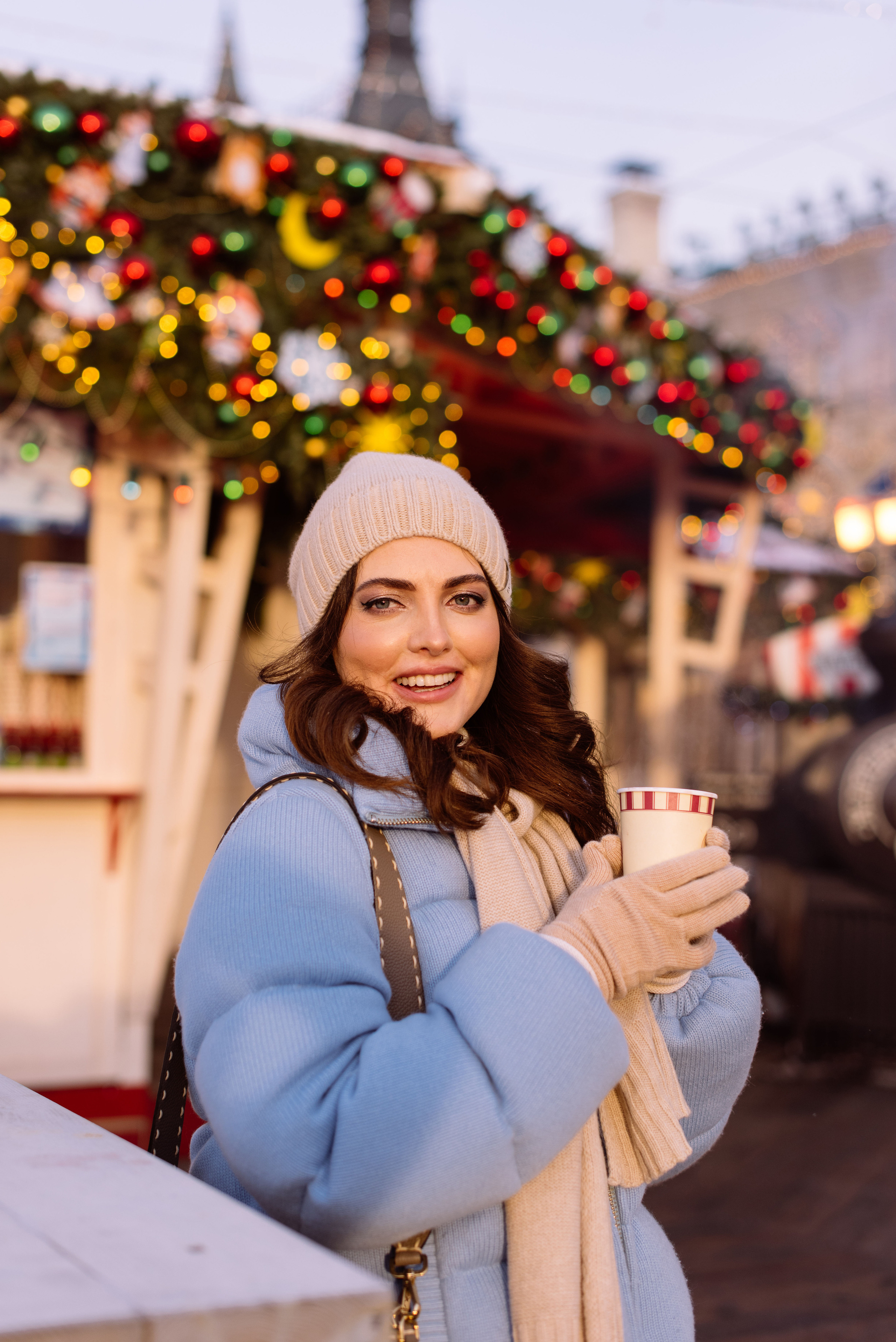 Алена на ярмарке у ГУМа. Свадебный фотограф в Москве Анна Полушина