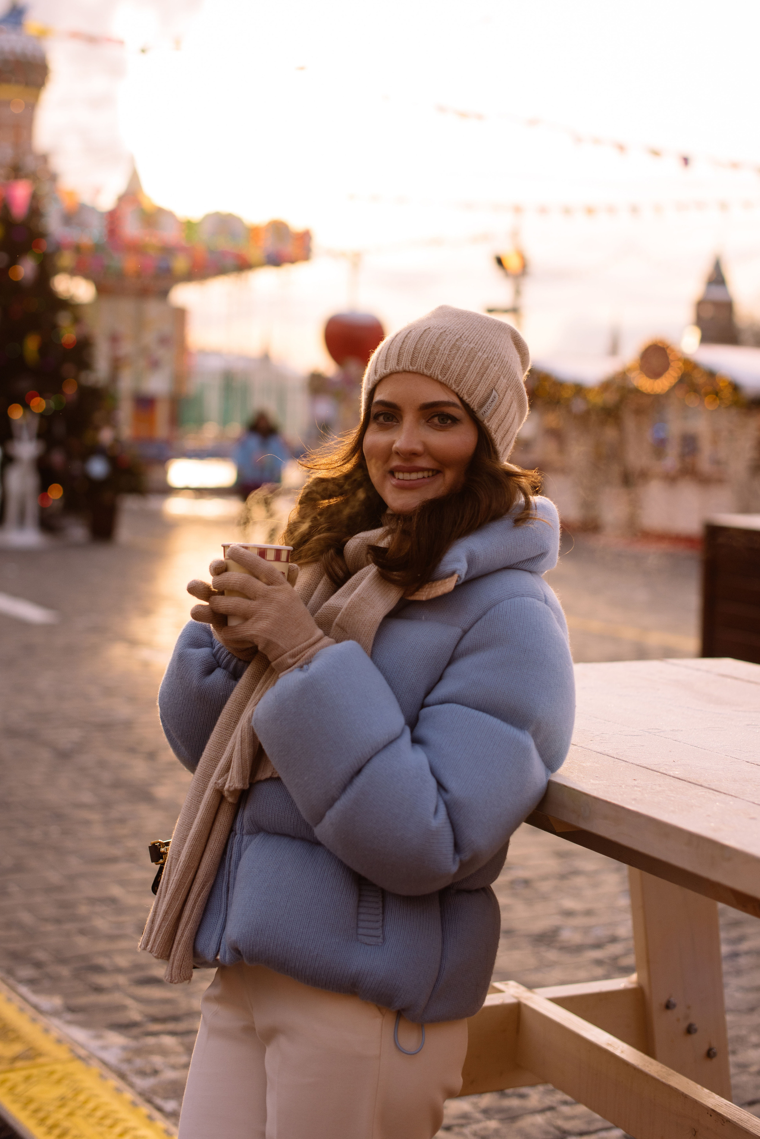 Алена на ярмарке у ГУМа. Свадебный фотограф в Москве Анна Полушина