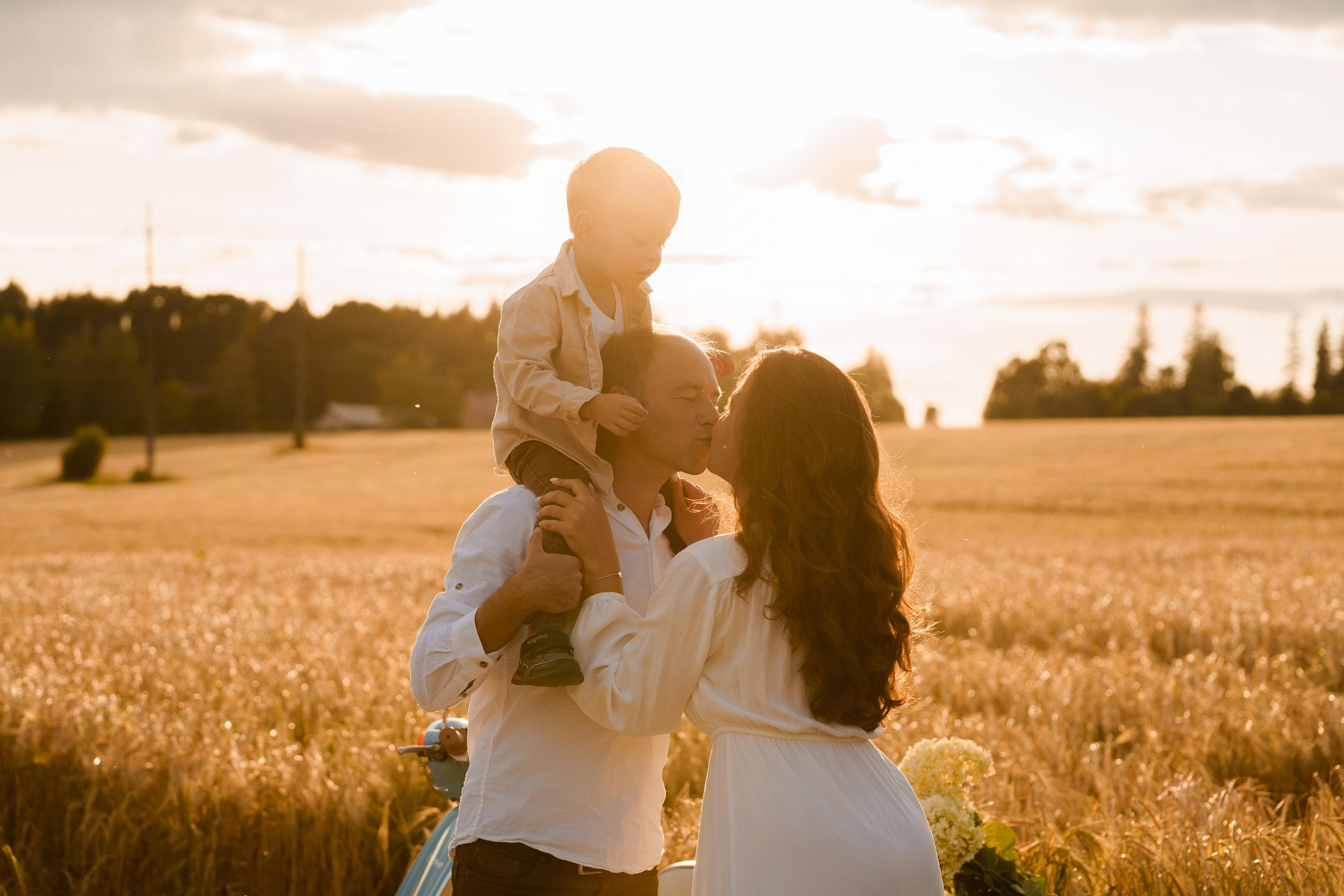 Семейная фотосессия в студии в Москве, семейный фотограф Анна Полушина. Свадебный фотограф в Москве Анна Полушина