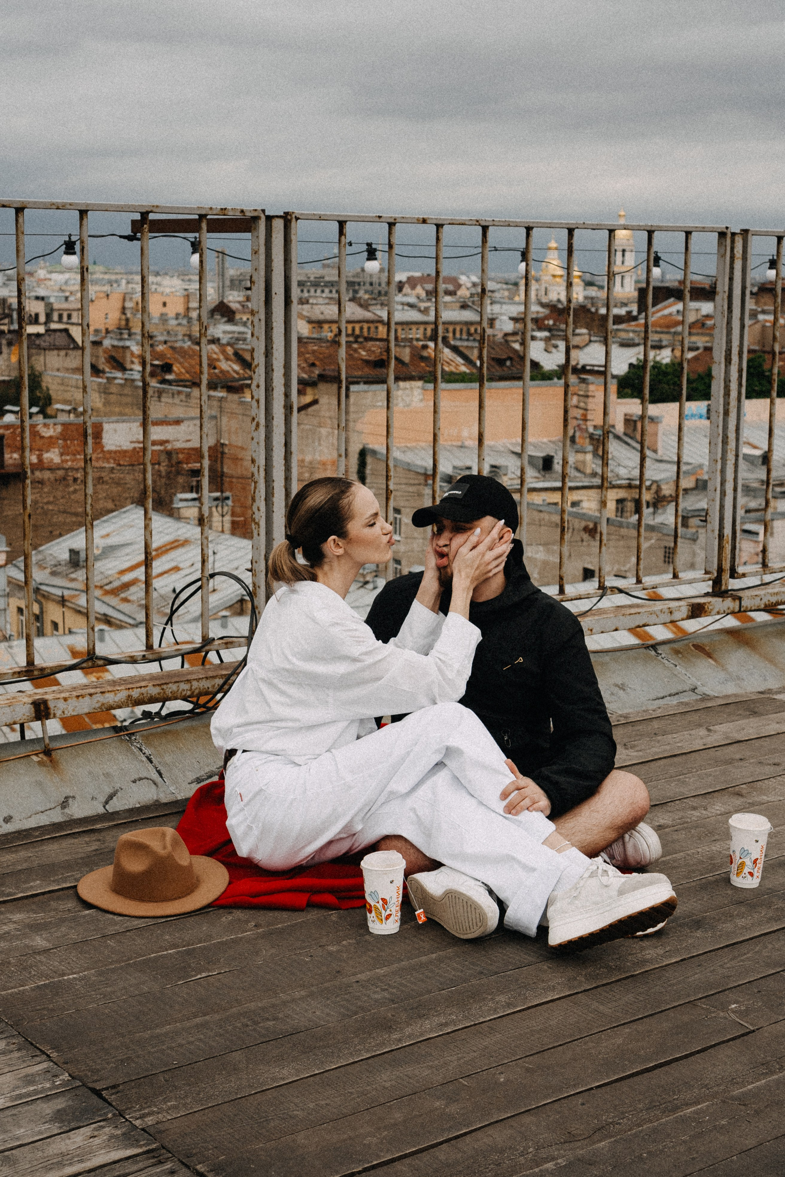 МЫ ГУЛЯЛИ ПРО КРЫШАМ ПИТЕРА. Профессиональный фотограф, Санкт-Петербург — Виктория Богомолова