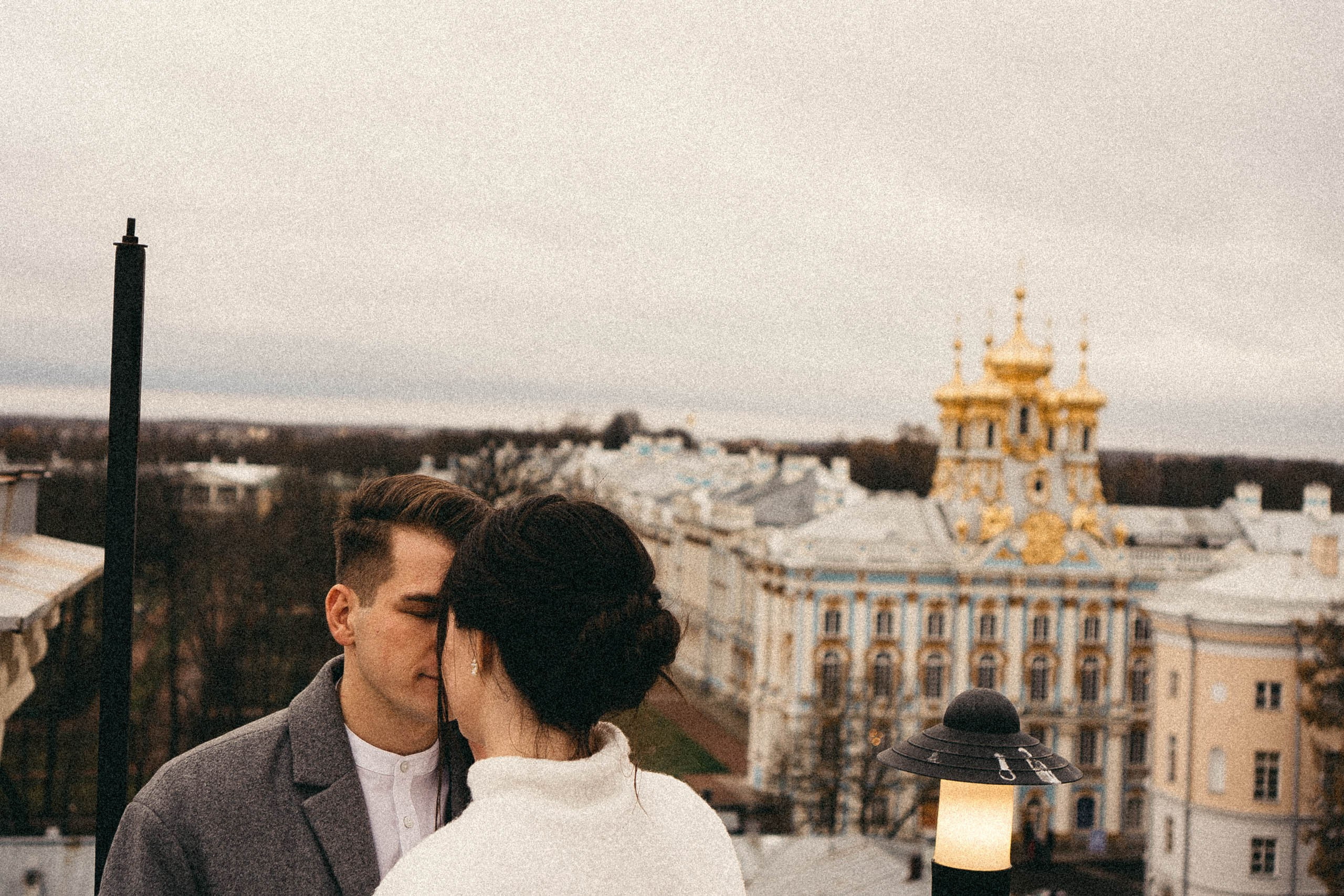 СВАДЕБНАЯ СЬЕМКА ПАРЫ В ГОРОДЕ ПУШКИН В ПАРКЕ ЕКАТЕРИНЕНСКОМ В НОЯБРЕ. Профессиональный фотограф, Санкт-Петербург — Виктория Богомолова