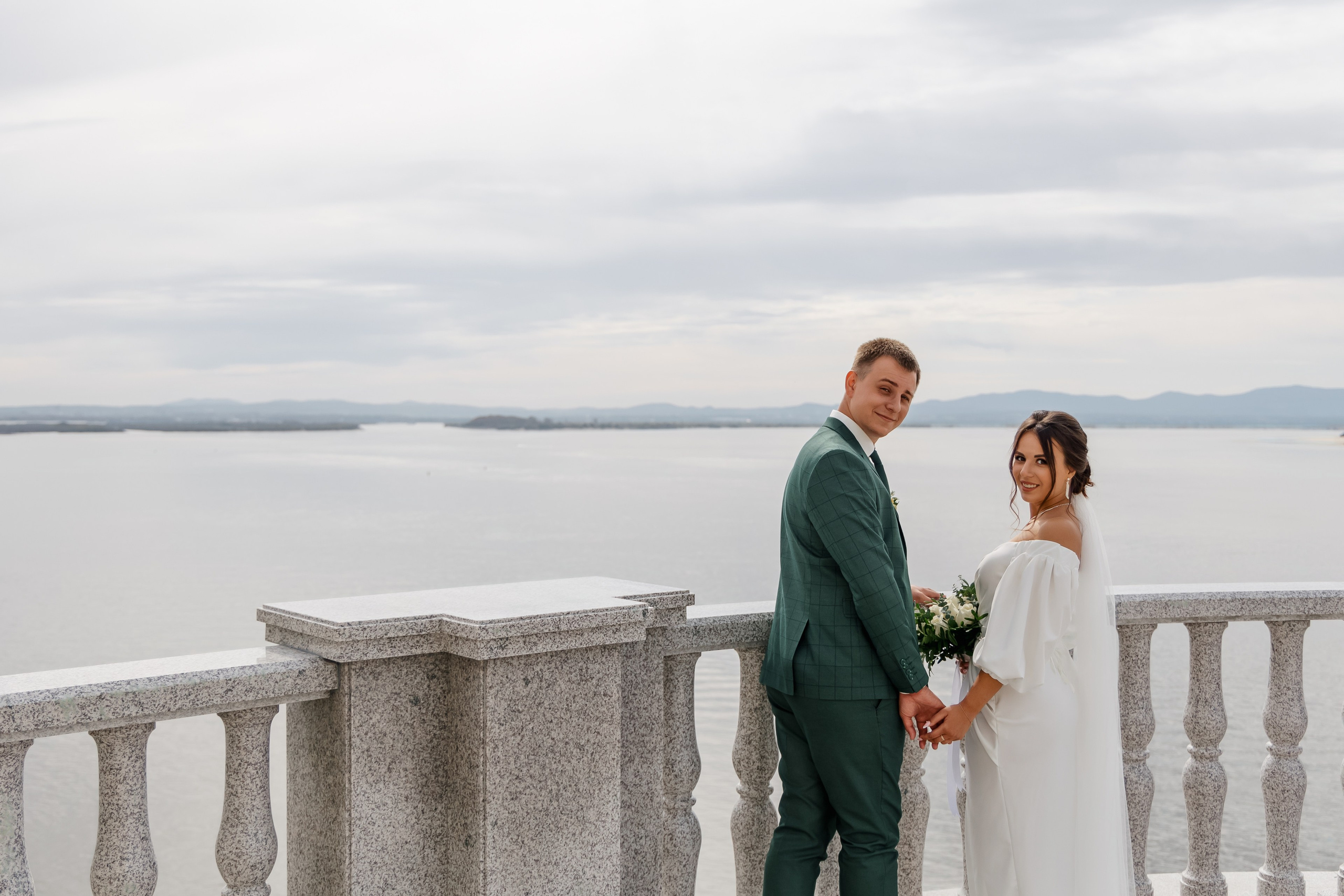 Олег и Юлия. Свадебная прогулка. Свадебный фотограф в Хабаровске