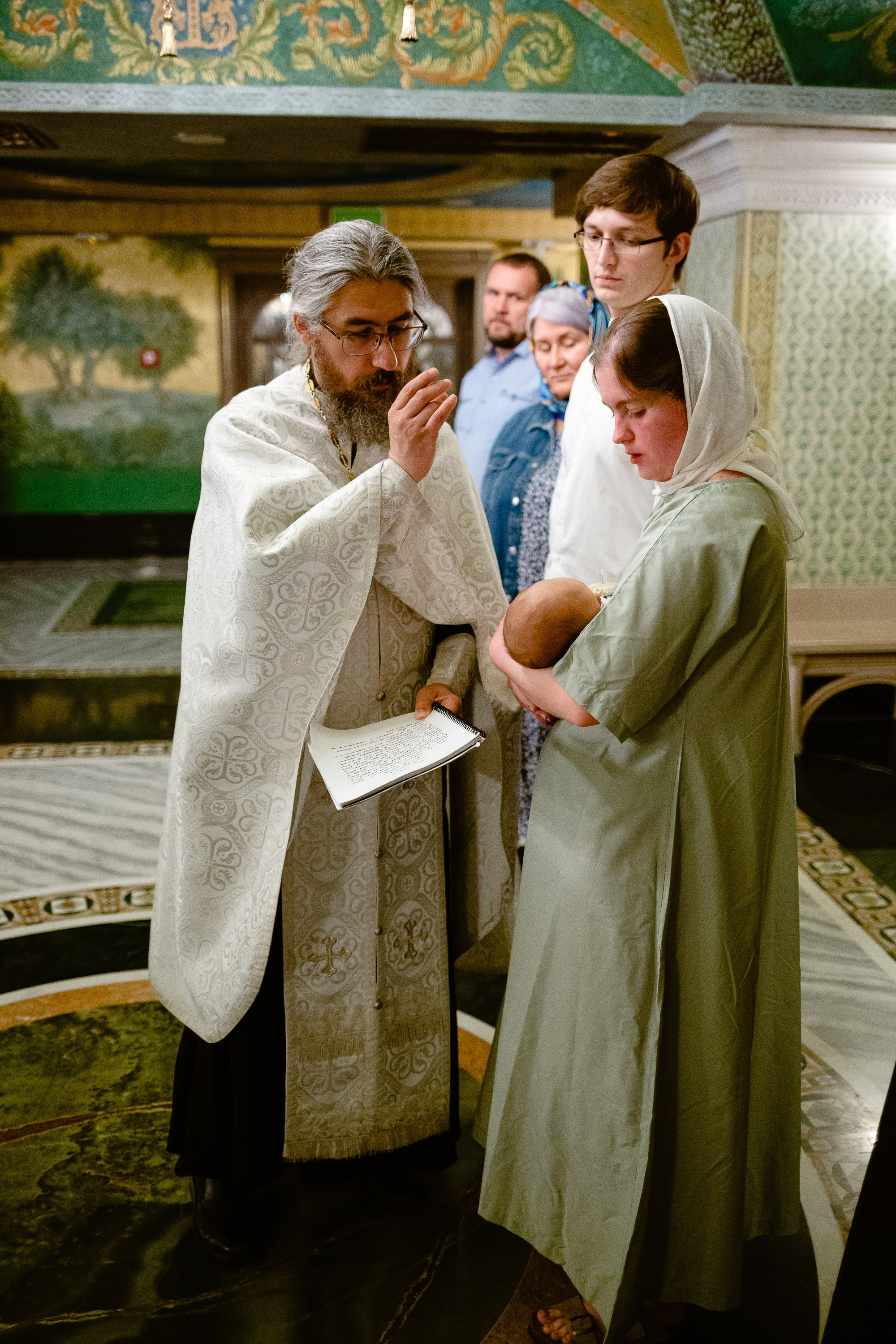 Крещение в сретенском монастыре.