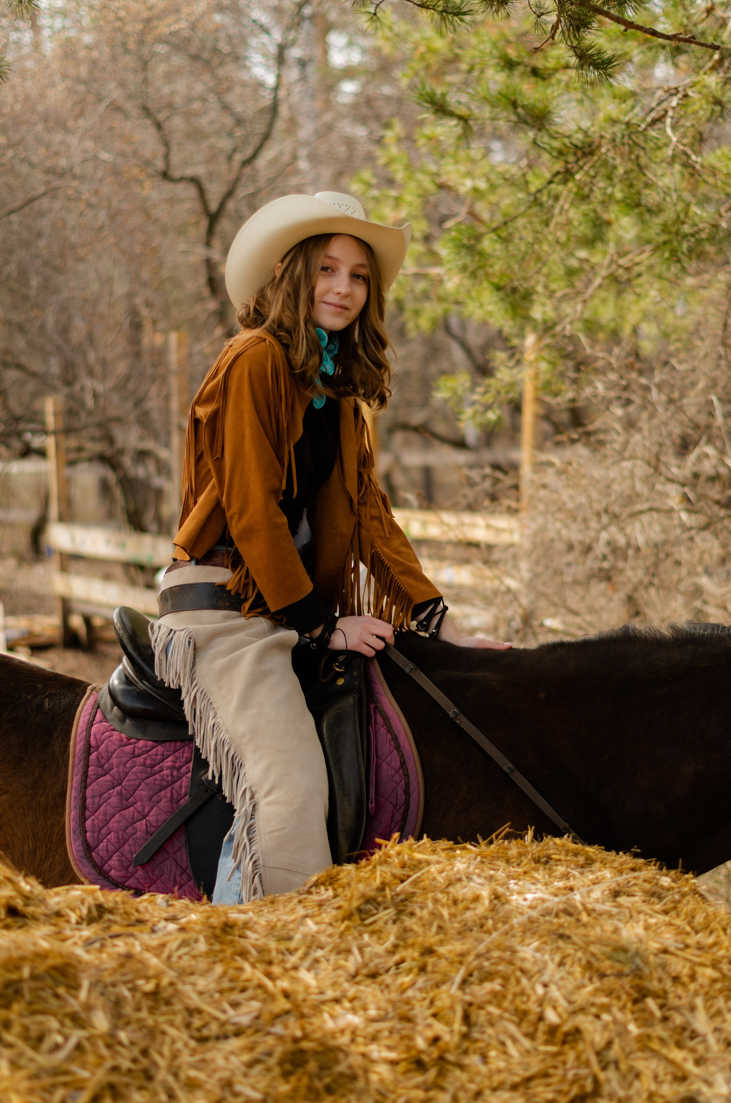 Ковбойская девчонка. Фотограф Марина Доглядная Челябинск фотосессии с лошадьми, мотоциклами