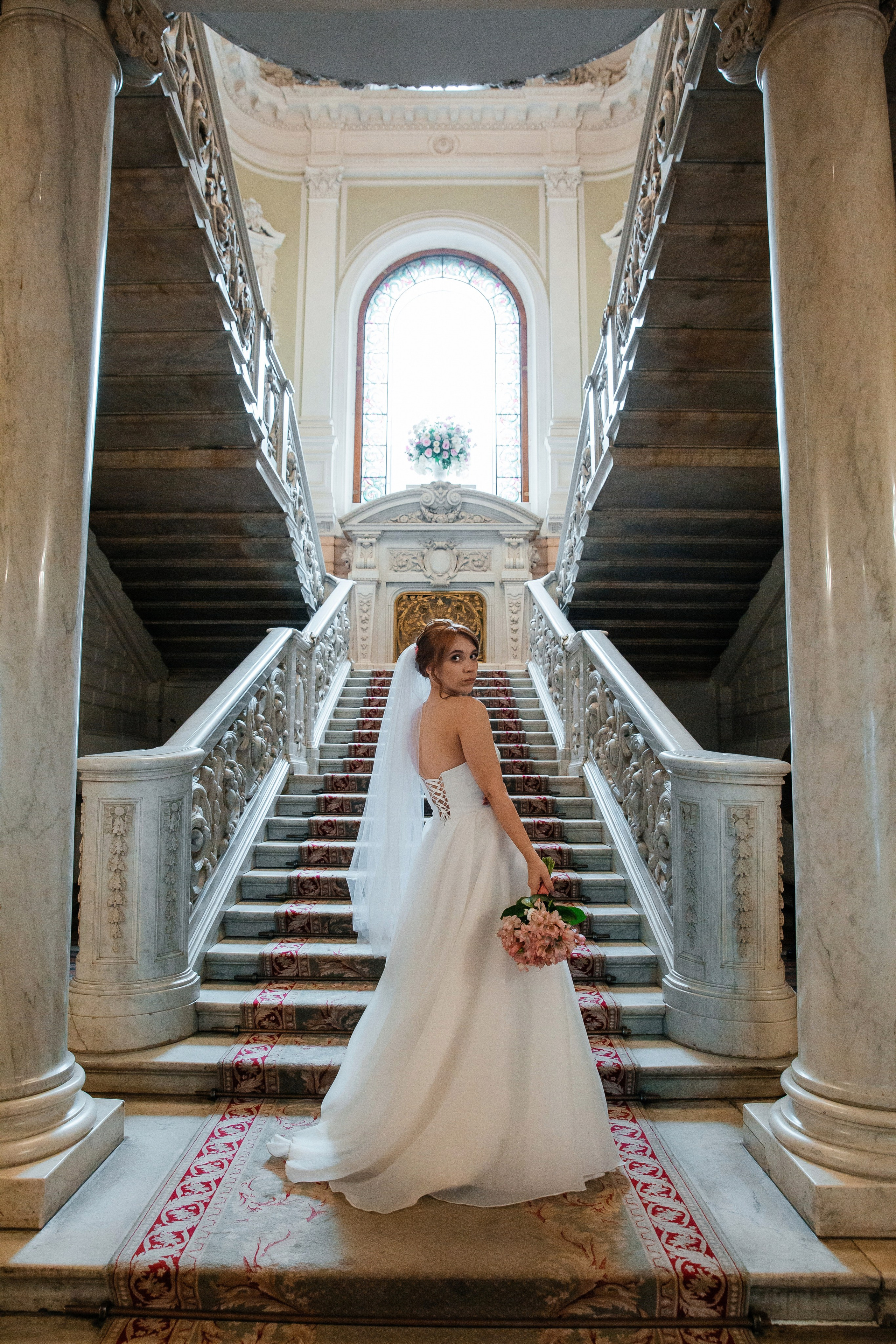 Первый ЗАГС и Фотосессия на Витебском в апреле. Свадебный фотограф в Санкт-Петербурге Вика Стукачева