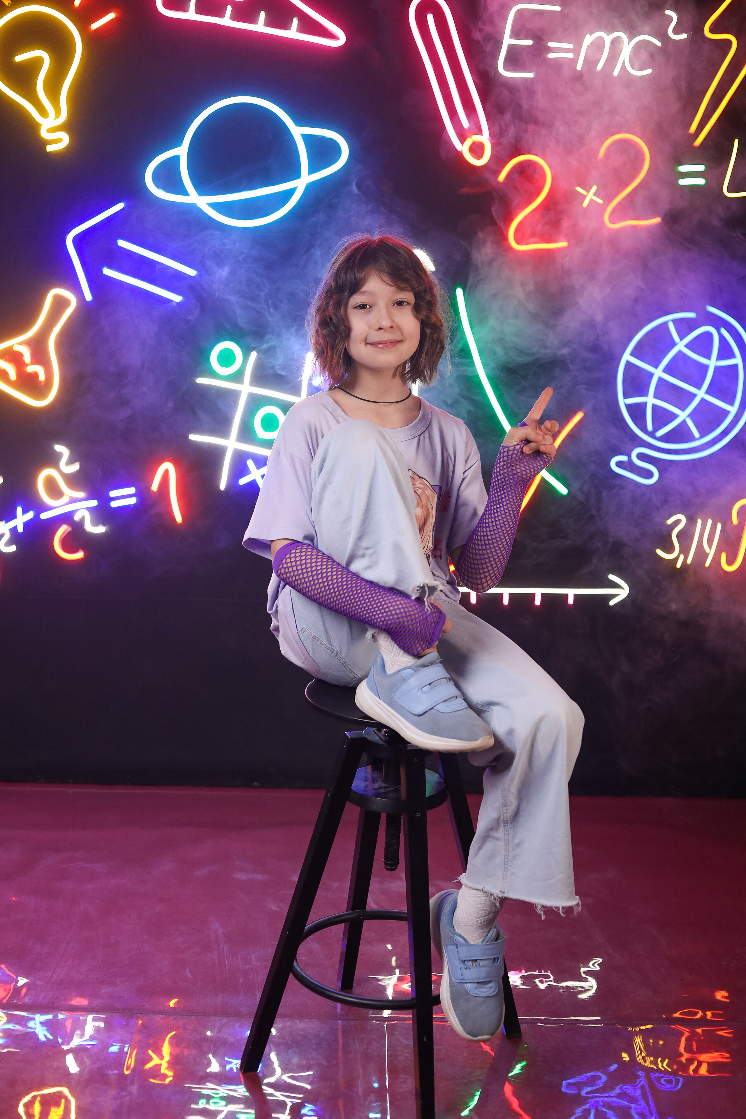 Выпускной альбом "Неон". Выпускные альбомы в Тюмени для школ, садов, вузов спортивных секций