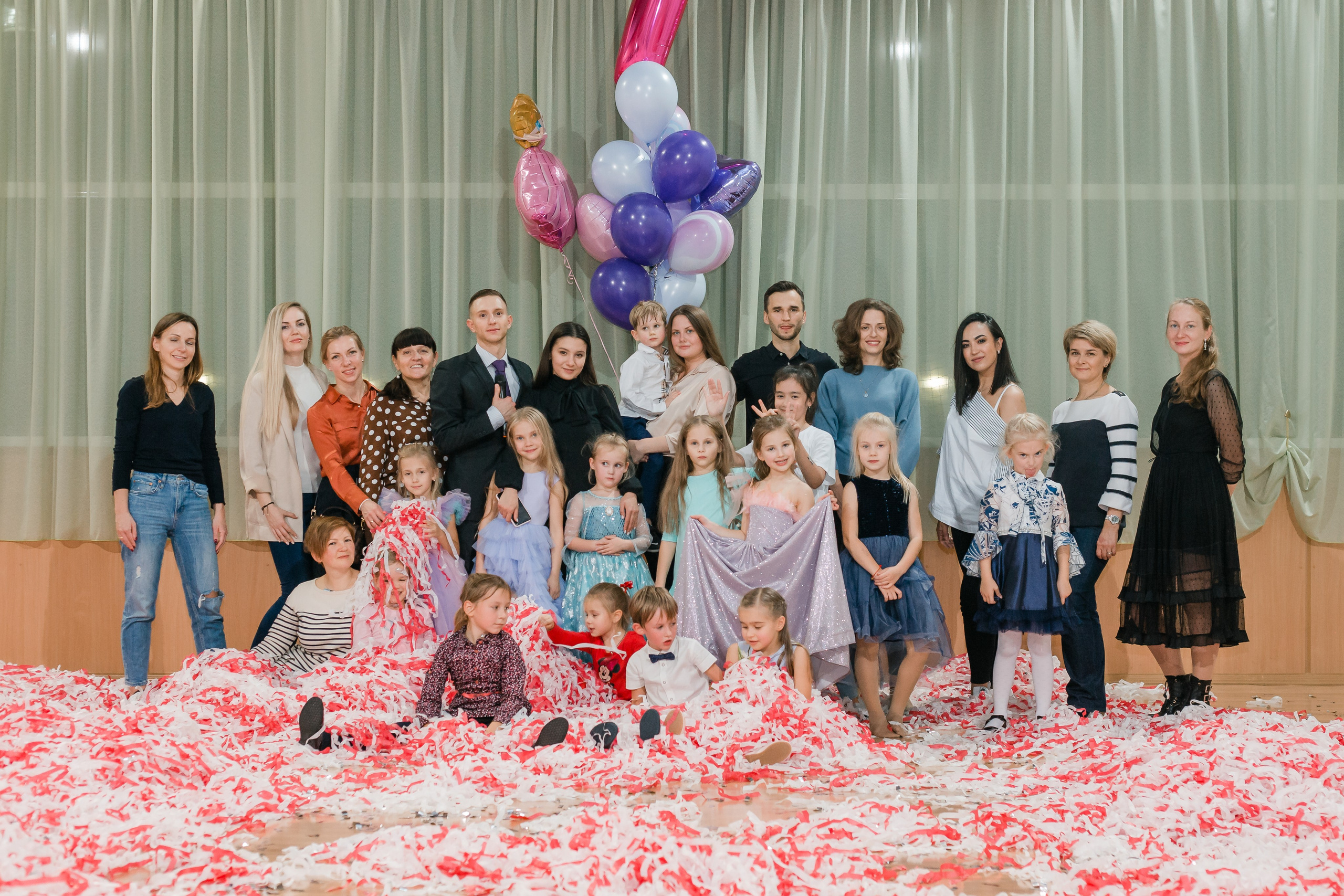 Фотосъемка детского дня рожденья. Видеосъемка и фотосъемка свадеб. Фотограф и оператор на свадьбу. Видеосъемка подкастов, собственная видео-фотостудии. Предметная фотосъемка