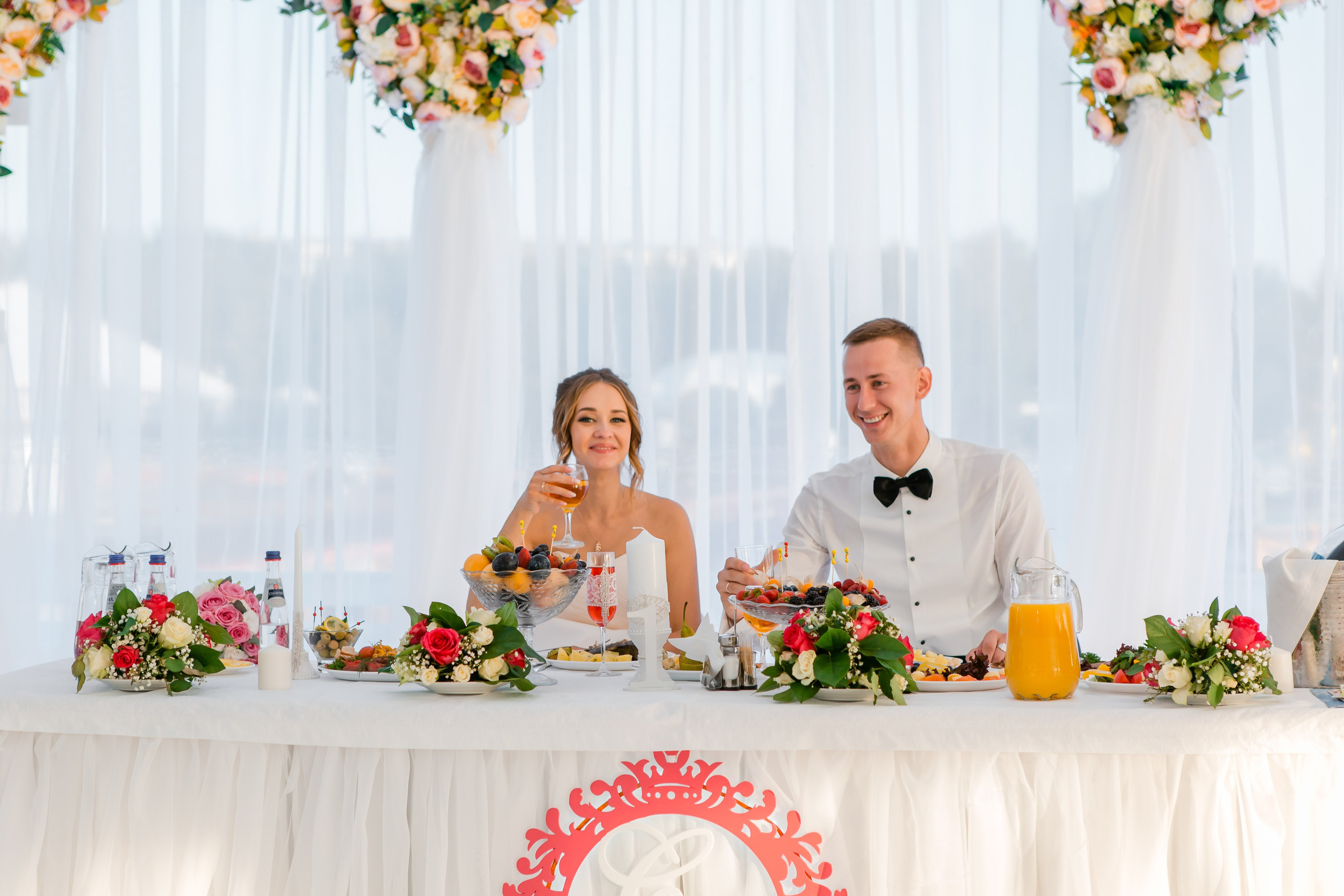 Денис и Ксения. Видеосъемка и фотосъемка свадеб. Фотограф и оператор на свадьбу. Видеосъемка подкастов, собственная видео-фотостудии. Предметная фотосъемка