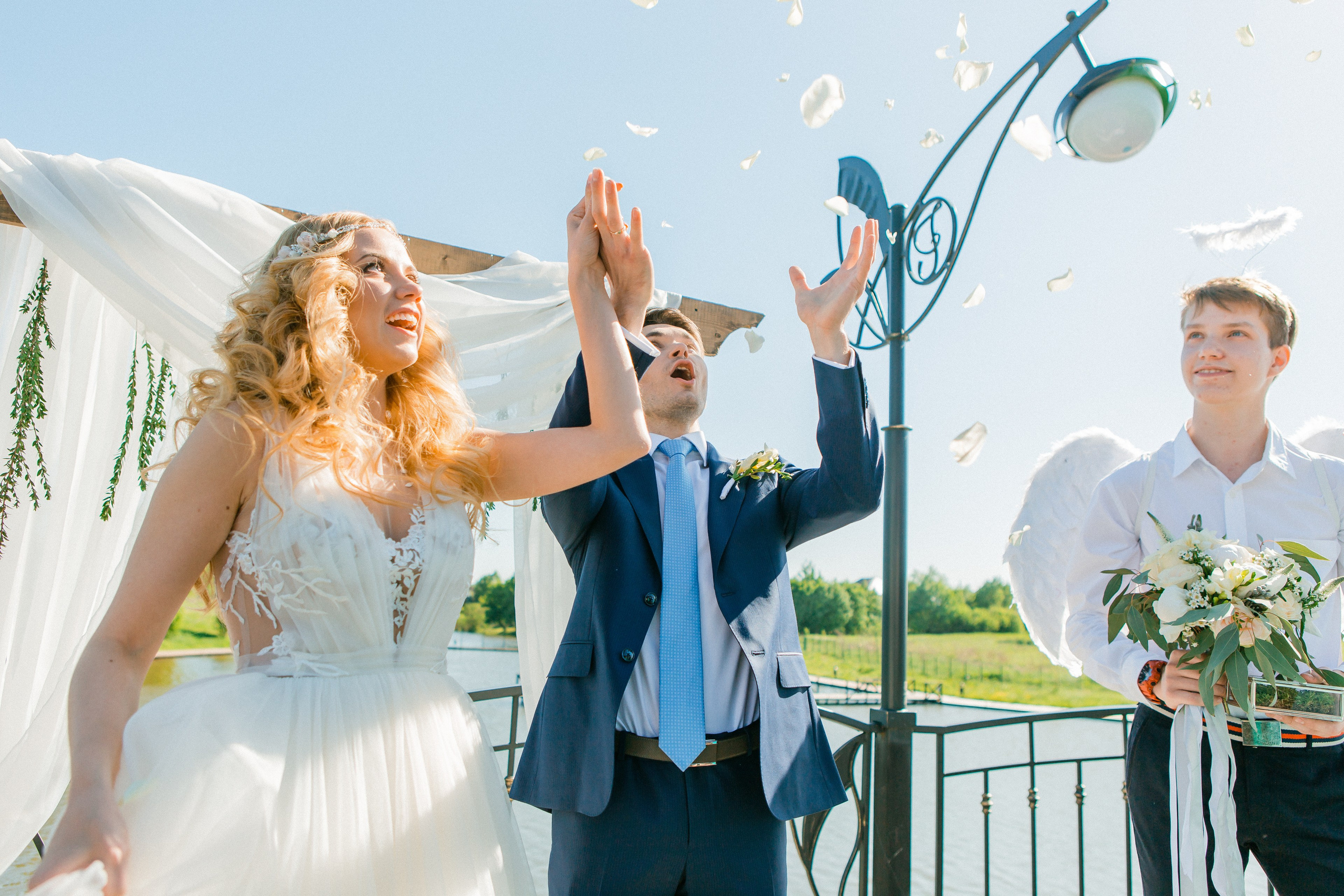 All Inclusive. Видеосъемка и фотосъемка свадеб. Фотограф и оператор на свадьбу. Видеосъемка подкастов, собственная видео-фотостудии. Предметная фотосъемка