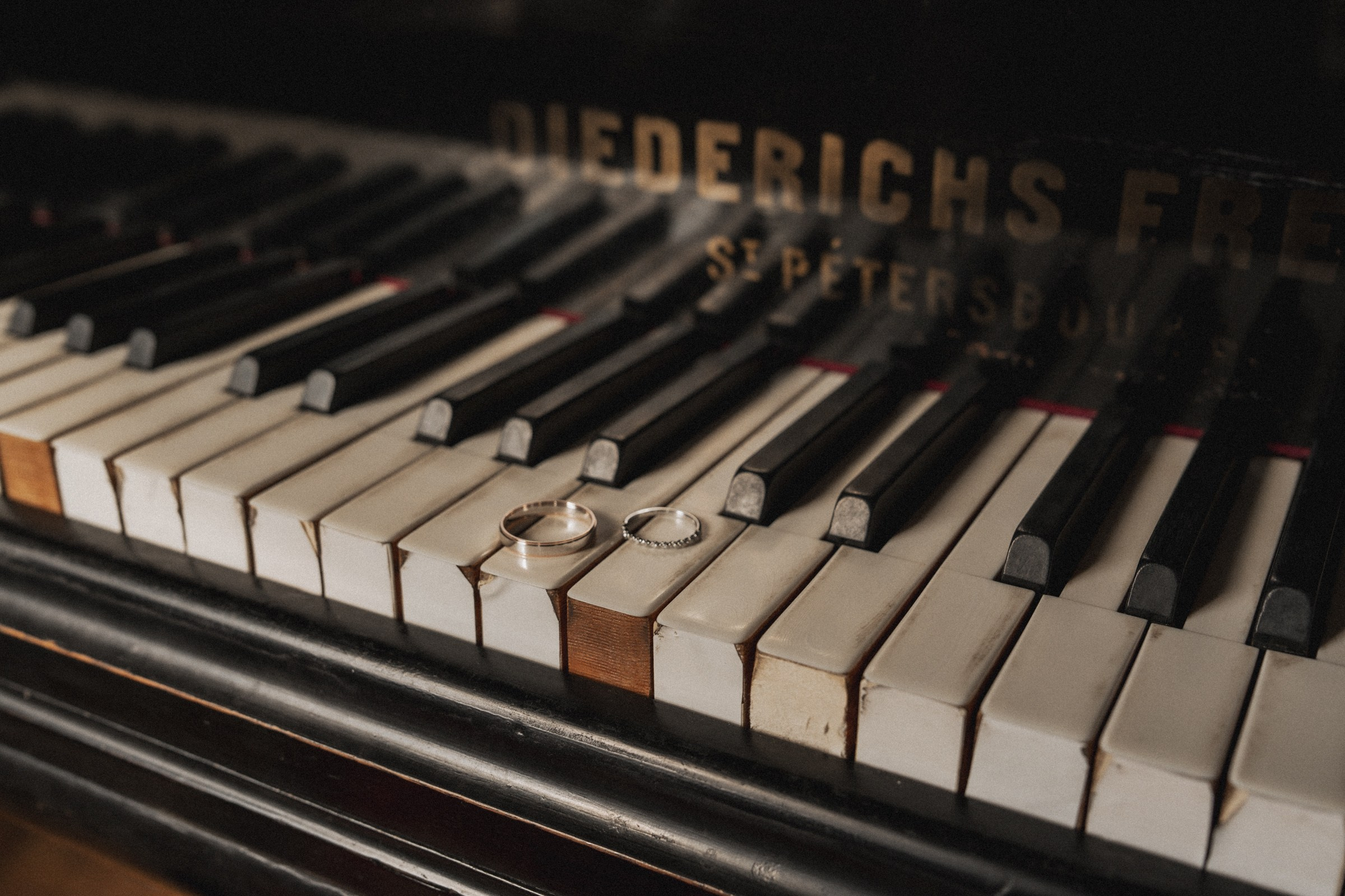 О ♡ Е — В книге нашей жизни (Библиотека-читальня им. А.С.Пушкина). Свадебный и портретный фотограф в Москве, Светлана Янковая