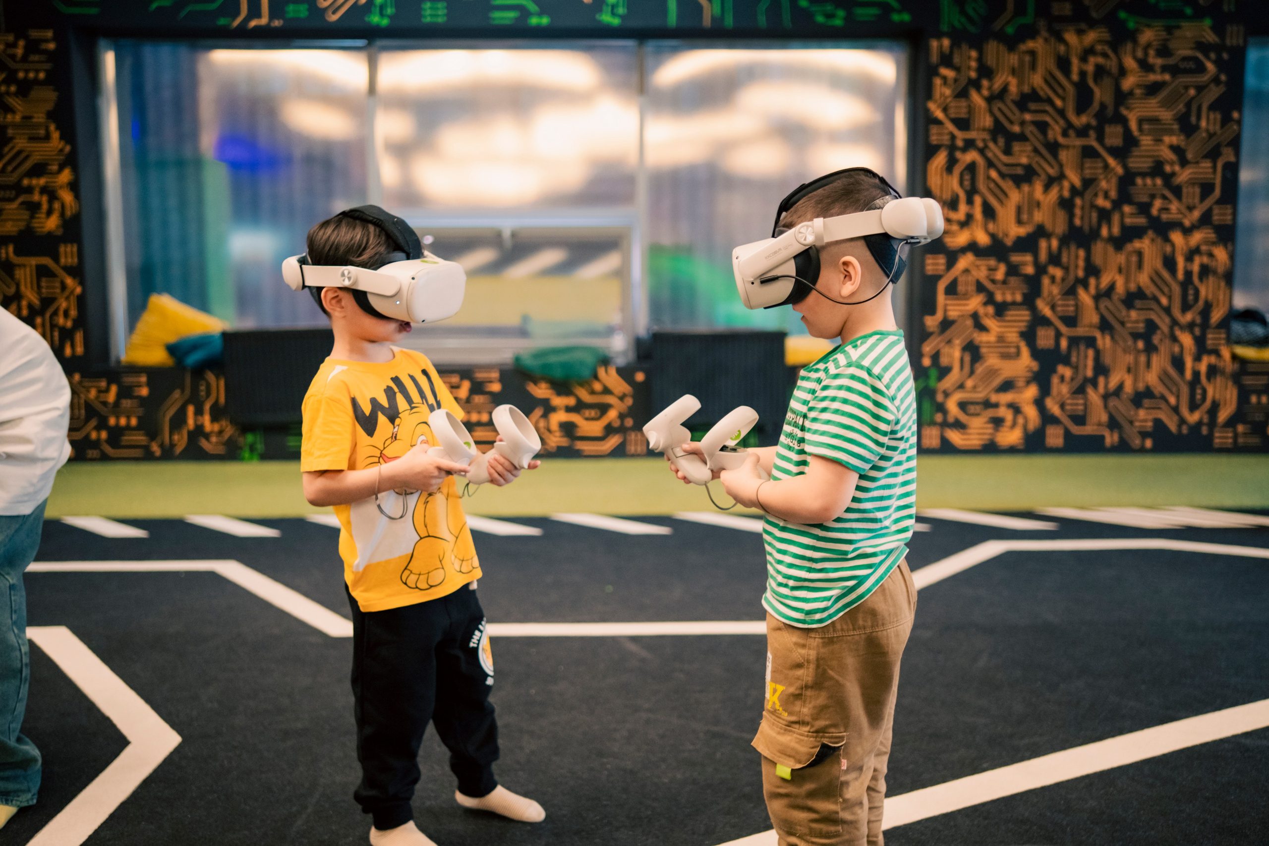 VR April-May. Felixtones