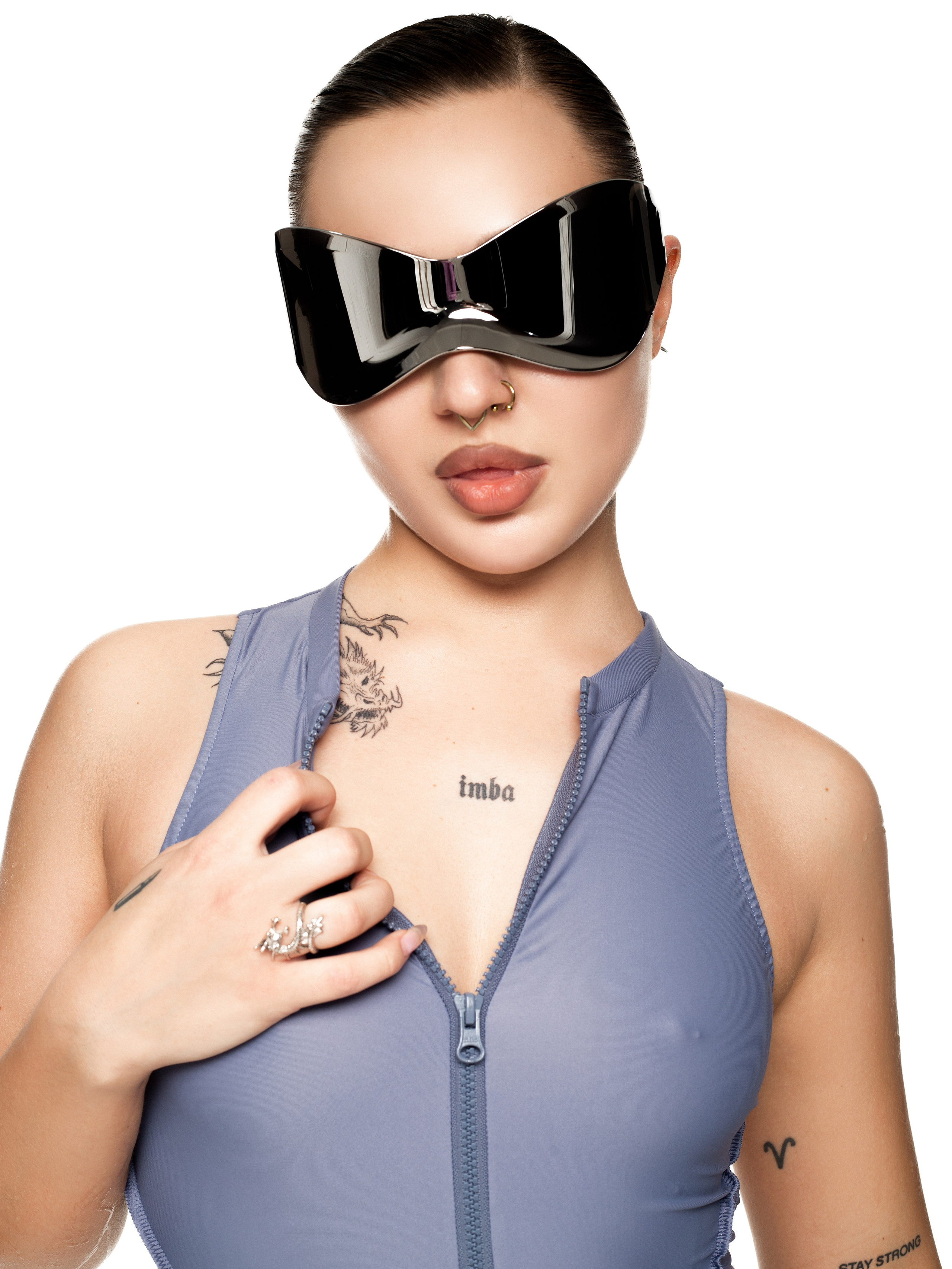 КАТАЛОГ | белый фон. RUNA production — стильные съемки для брендов