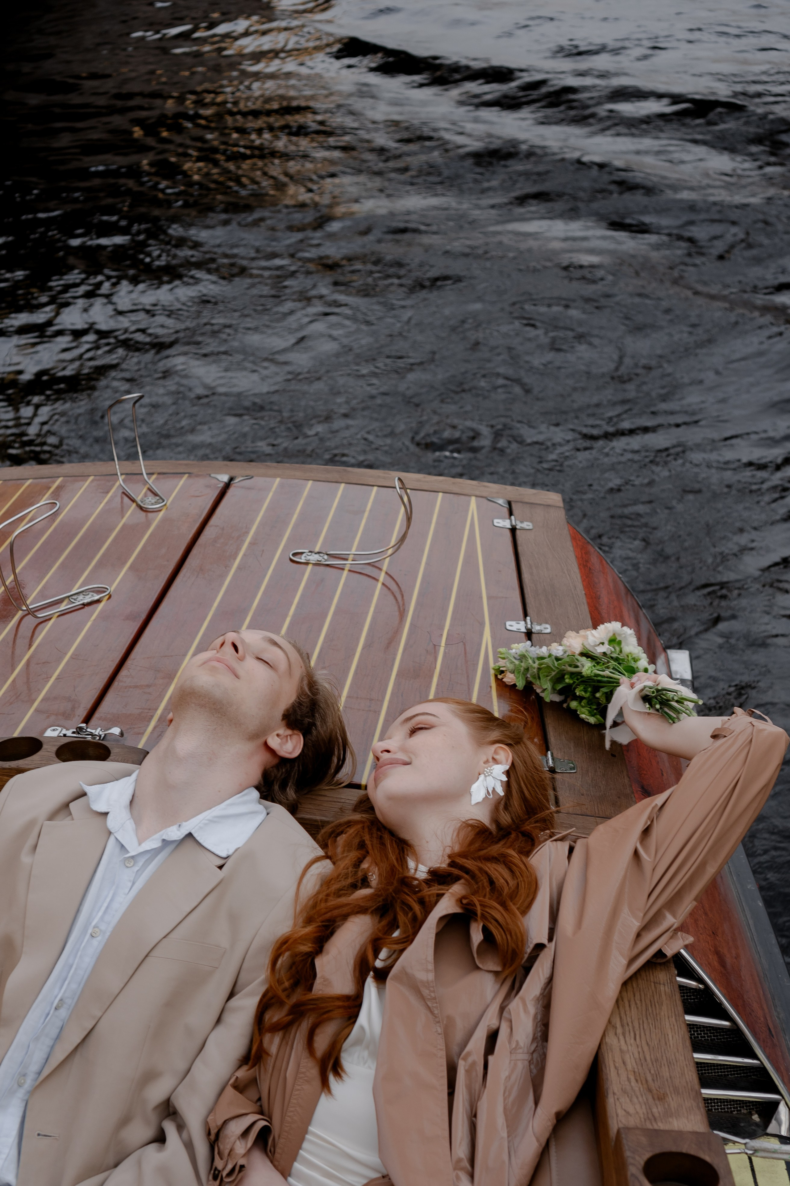 СВАДЕНБНАЯ СЬЕМКА НА КАТЕРЕ ПО КАНАЛАМ САНКТ-ПЕТЕРБУРГА И В АКВАТОРИИ НЕВЫ. Профессиональный фотограф, Санкт-Петербург — Виктория Богомолова